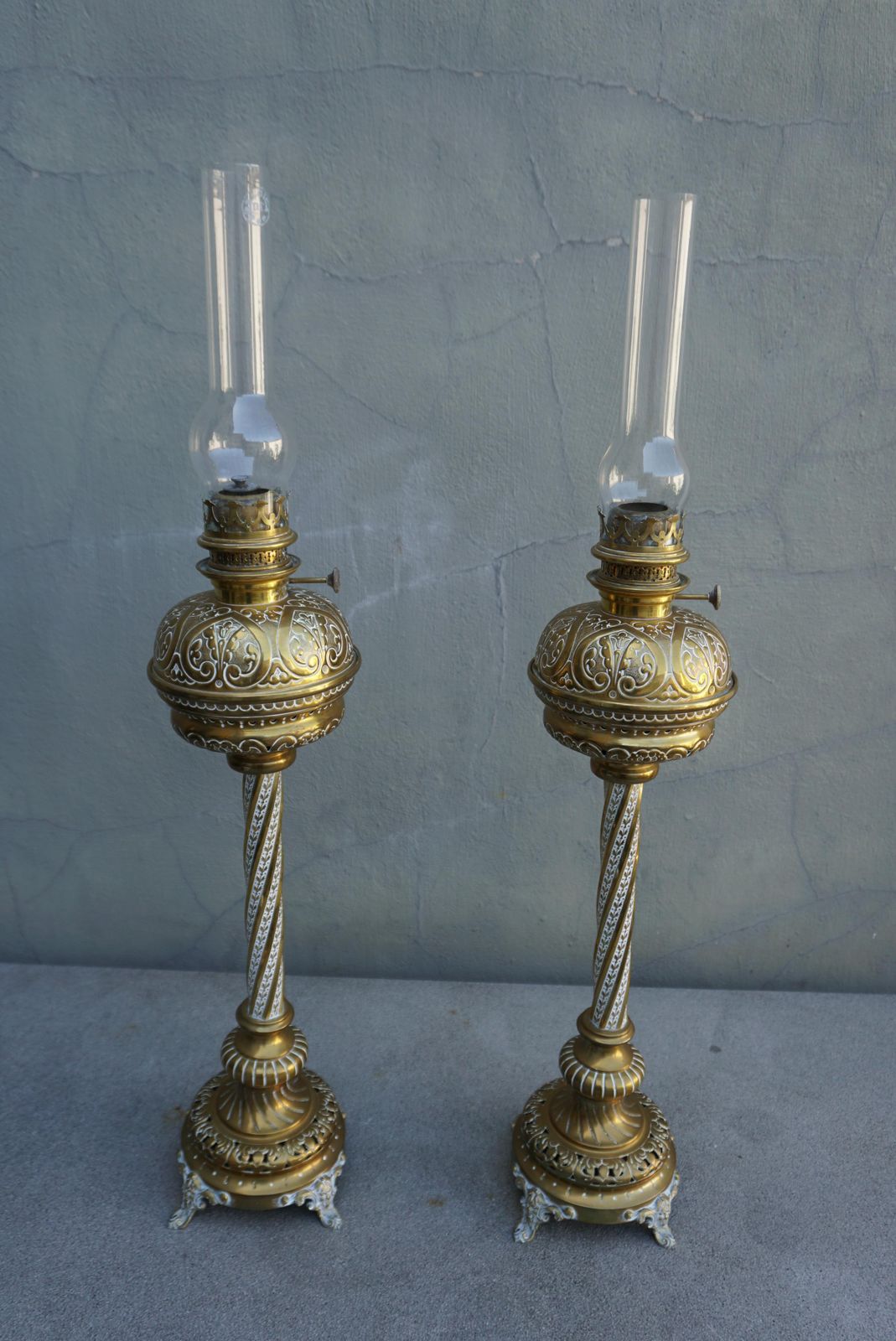 Pair Of Antique Victorian Reeded Column Brass Oil Lamps photo for sale