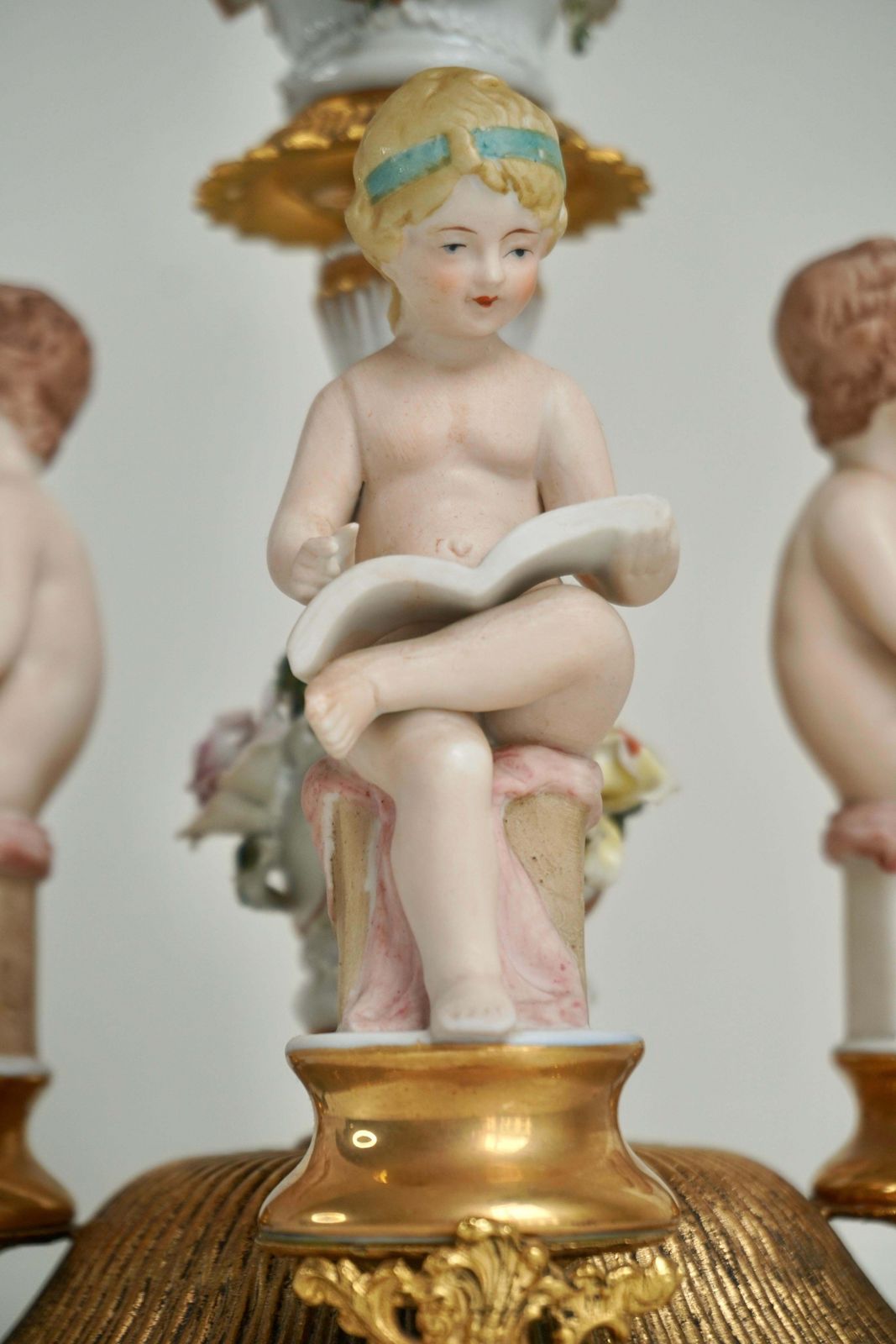Italian Victorian Porcelain Cherub Lamp photo vinterior