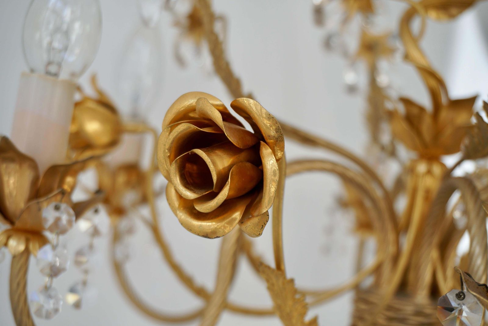 Lighting Hollywood Regency Chandelier With Gilded Roses And Crystal Flowers photo