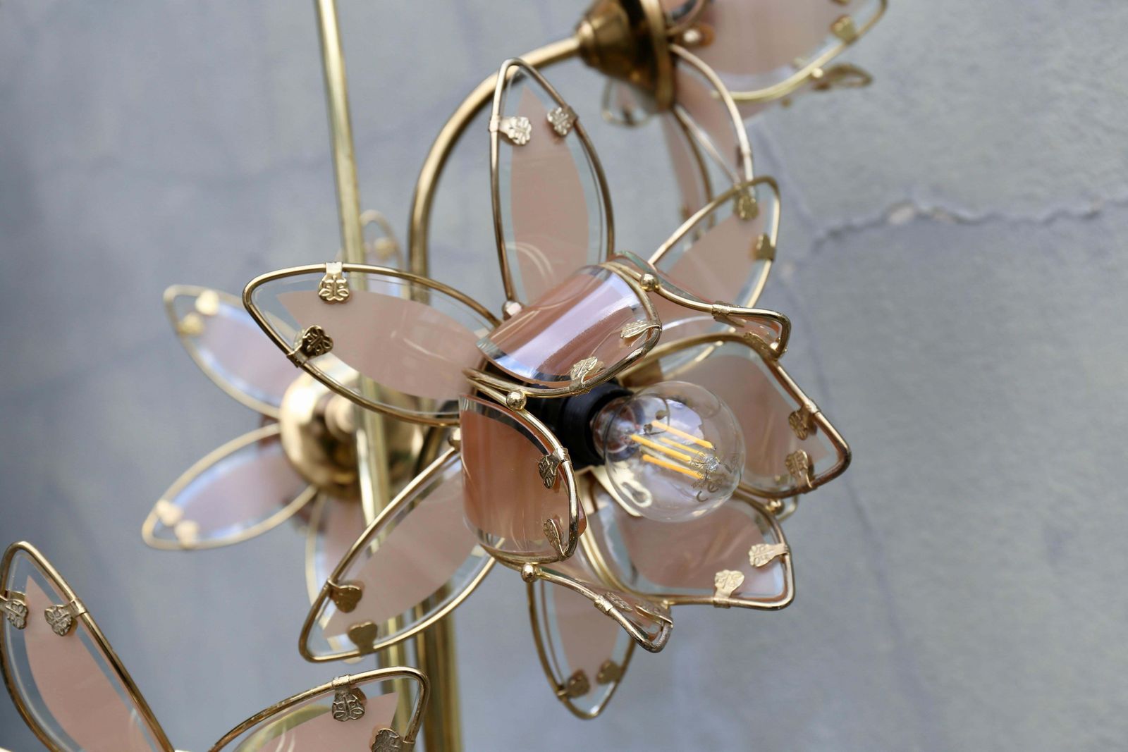 3105.0 Hollywood Regency Glass And Brass 6 Arm Tulip Lotus Lamp 1970s photo