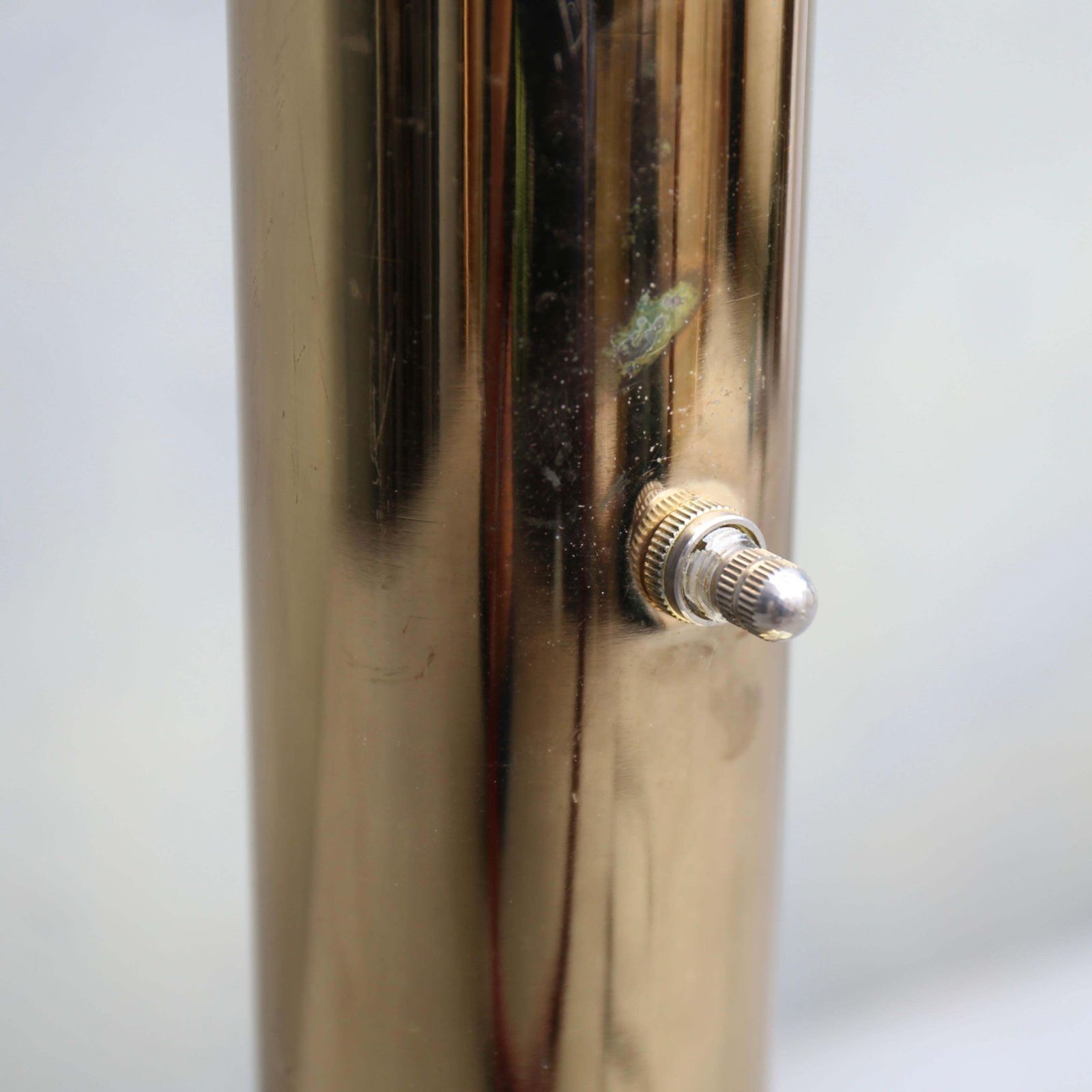 photo vintage Hollywood Regency Glass And Brass 6 Arm Tulip Lotus Lamp 1970s