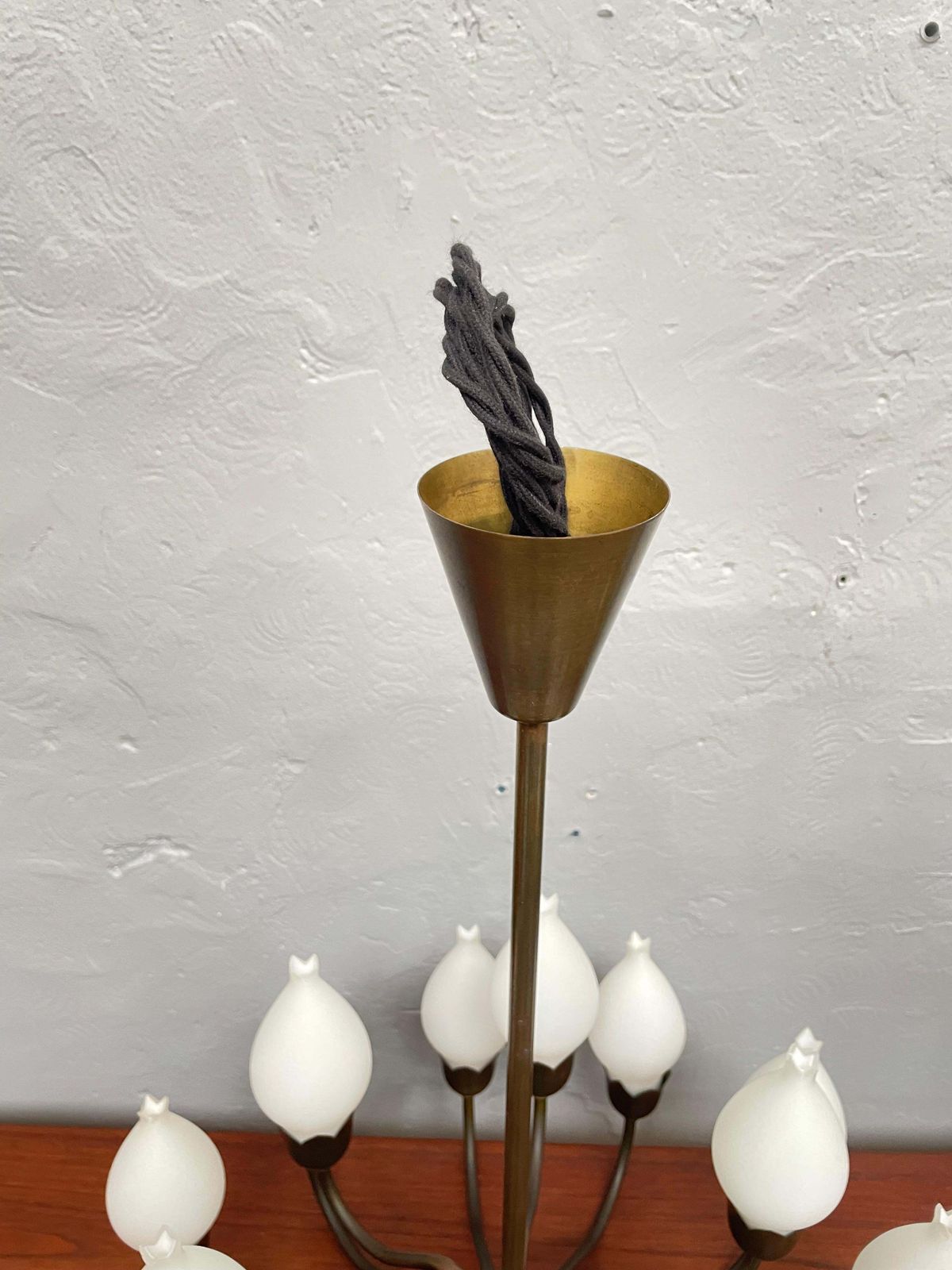 photo vintage A Mid Century 18 Arm Tulip Pendant Chandelier By Fog And Mørup Of Denmark