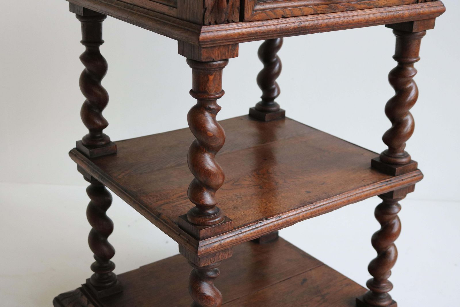 Antiek Frans Nachtkastje / Kabinet Uit De 19e Eeuw – Barley Twist, Black Forest Stijl photo furniture