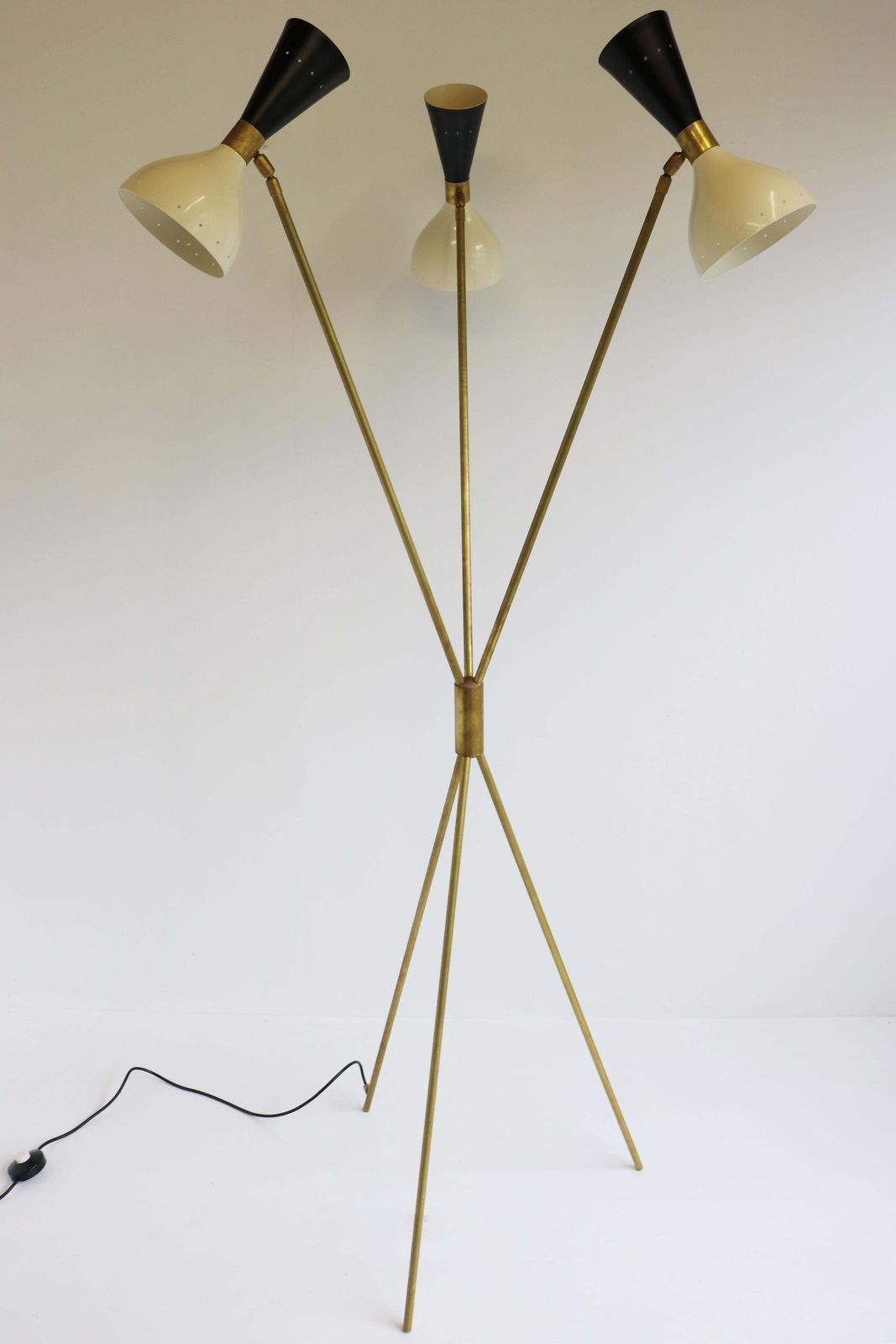 Mid Century Italian Minimalist Design Floor Lamp Brass 1950 Black White Tripod photo vintage