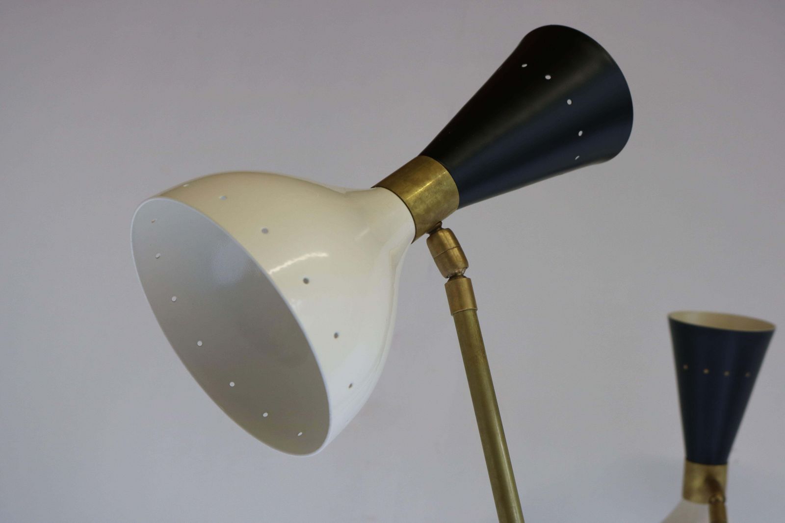 photo furniture Mid Century Italian Minimalist Design Floor Lamp Brass 1950 Black White Tripod