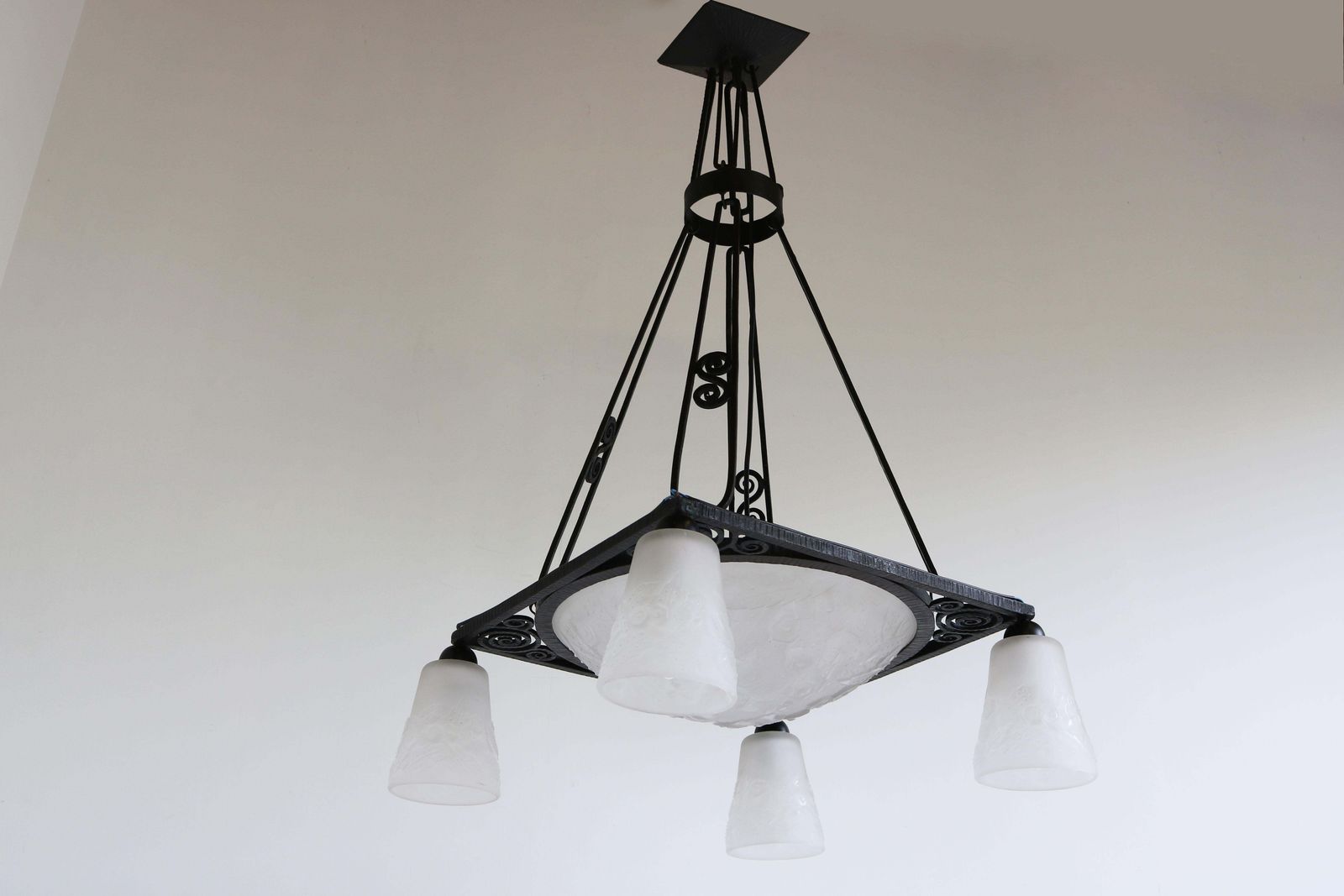 photo vintage Antique French Art Deco Chandelier By Muller Frères Wrought Iron Geometric 1930