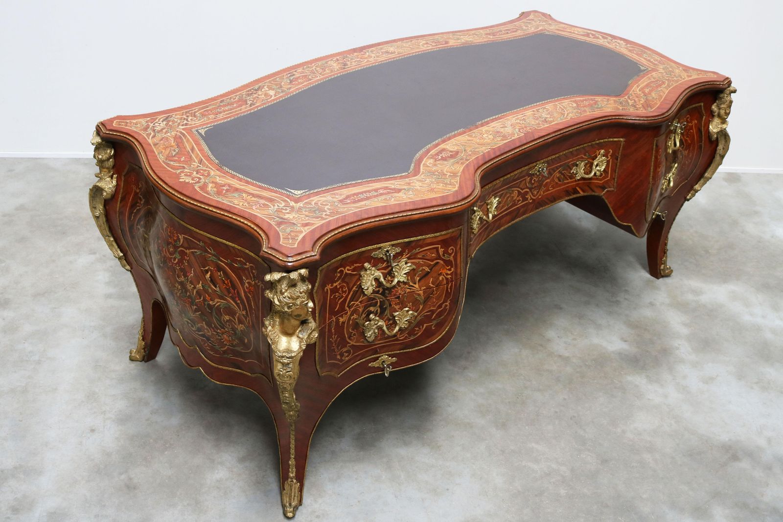 Rounded Italian Executive Desk In Louis XV Style Marquetry Bronze 1950 Inlaid photo 11848.0
