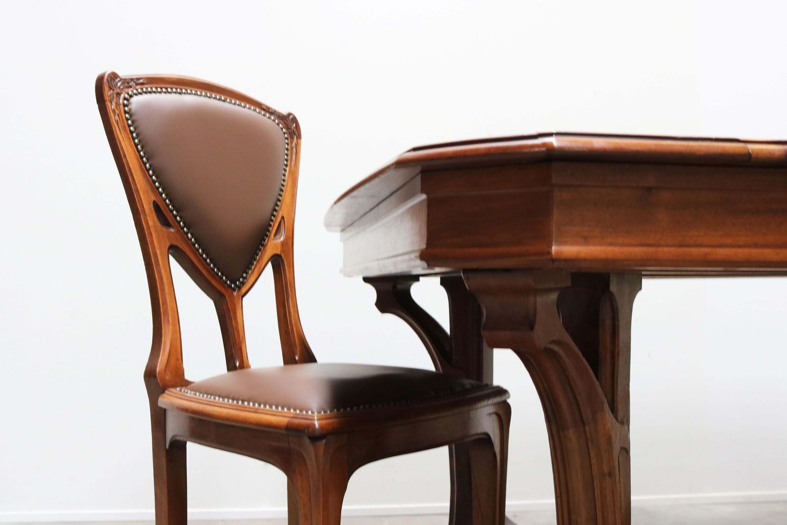photo vinterior Antique French Art Nouveau Dining Room Set By Eugène Vallin 1903 Table Chairs