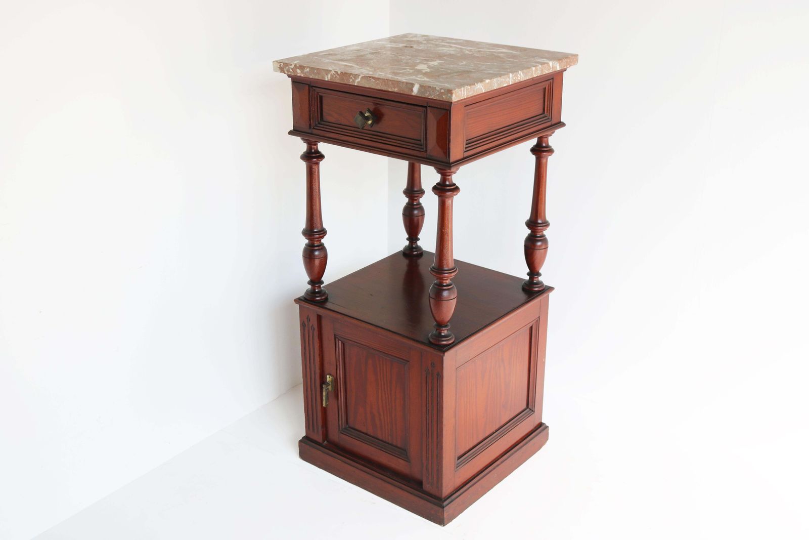 Antiek Frans Nachtkastje / Bedside Table Van Pitchpine Met Belgisch Rood Marmeren Blad, Ca. 1900 photo vinterior