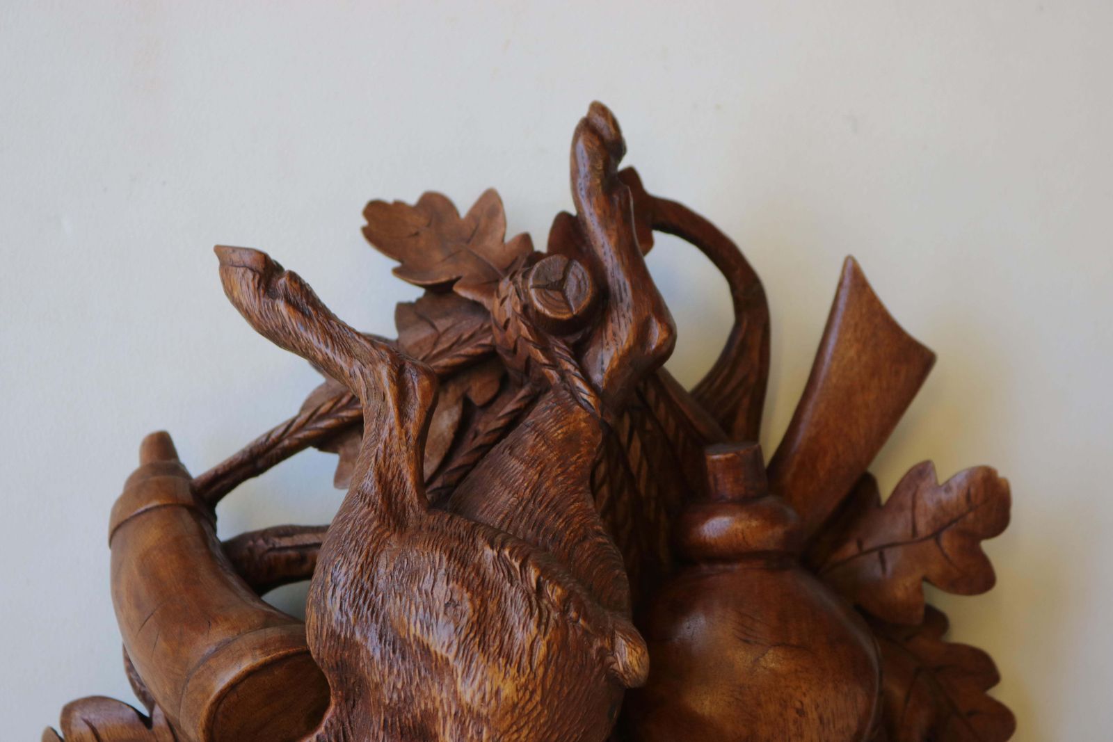 photo vintage Pair Of 19th Century Swiss Carved Black Forest Trophy Plaques Hunting Deer Stag