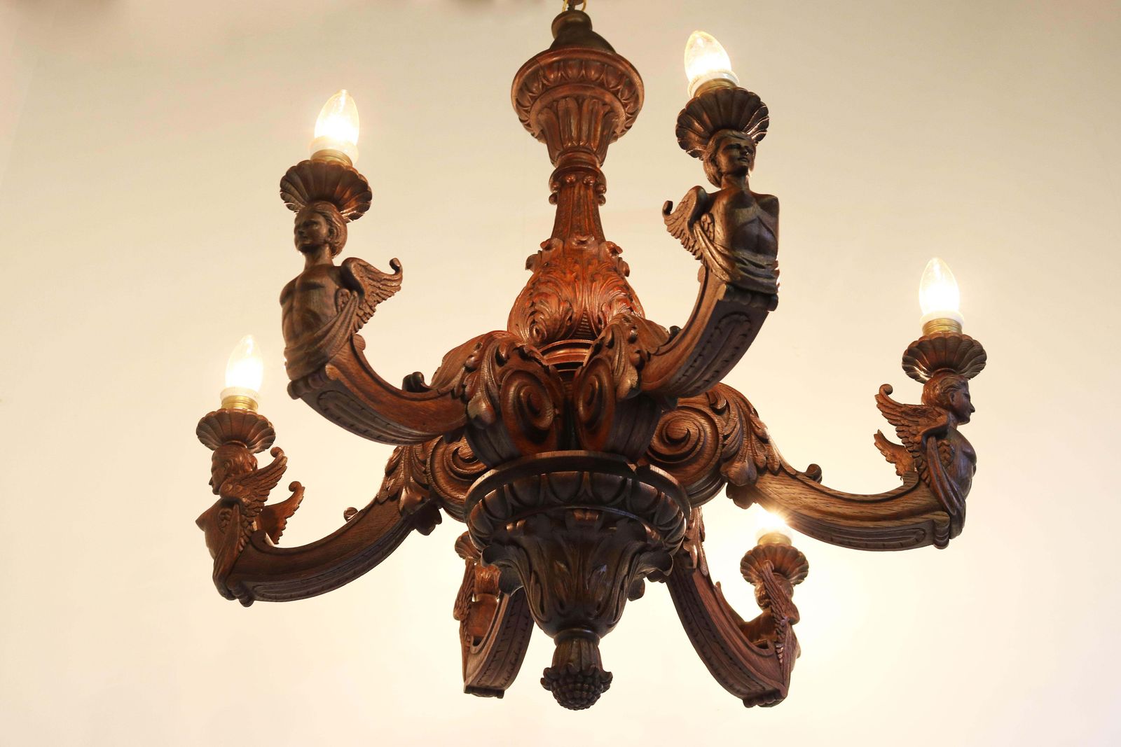 Antieke Empire 19e Eeuwse Houten Gesculpteerde Kroonluchter, Frankrijk, Massief Eiken, 6 Lichten photo Verlichting