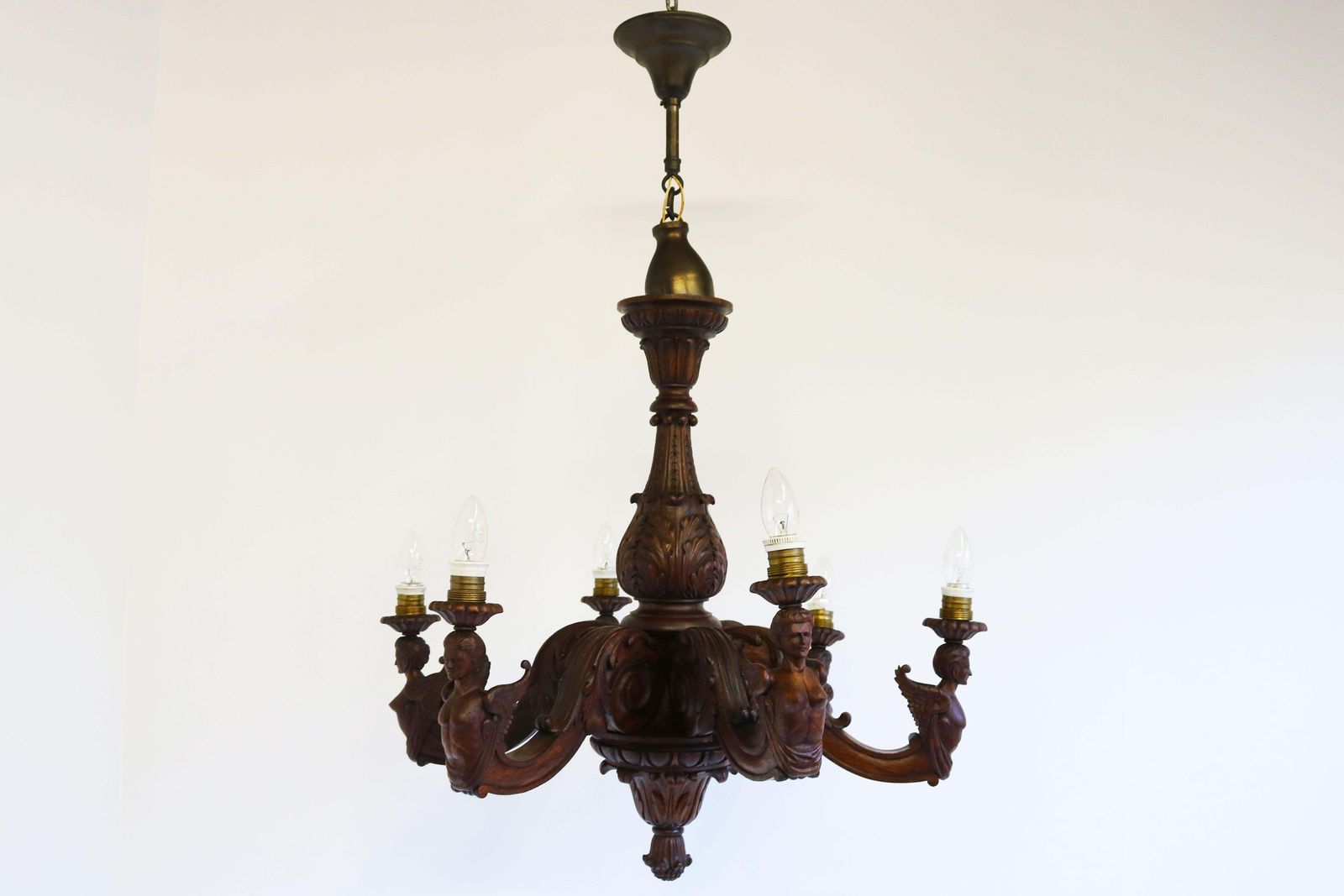 3833.0 Antieke Empire 19e Eeuwse Houten Gesculpteerde Kroonluchter, Frankrijk, Massief Eiken, 6 Lichten photo