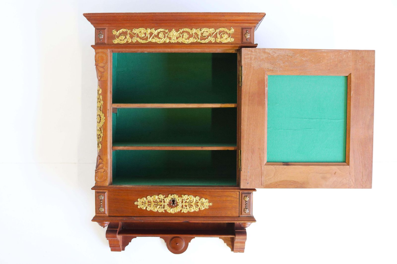 Antiek Zweeds Empire Wandkastje – 19e Eeuw – Walnoot Met Verguld Brons photo vintage