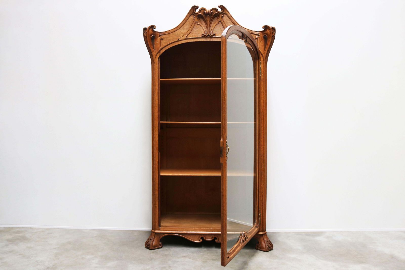 Antiek Frans Art Nouveau Kabinet Door Henri Sauvage, 1900 – Eiken Vitrinekast photo furniture