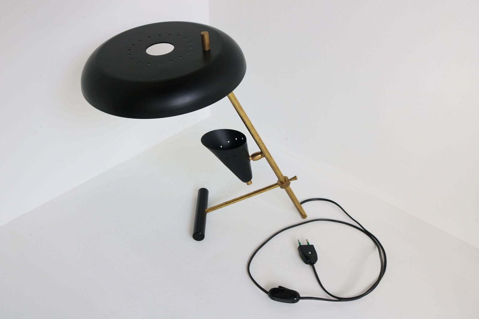 Lighting Vintage Design Italian ''Z'' Shaped Desk Lamp Attributed To Stilnovo 1950 Table photo