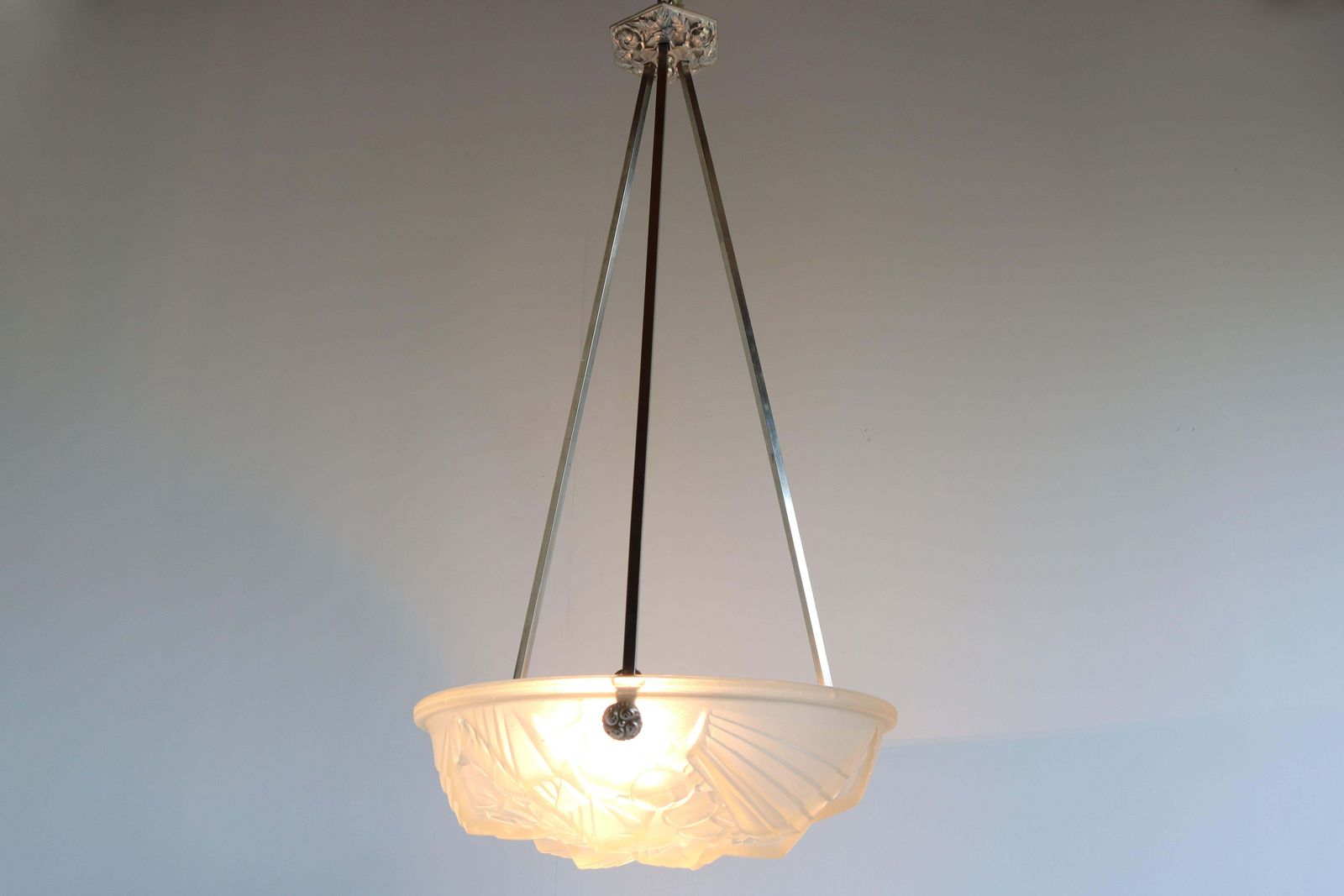 Antiek Franse Art Deco Hanglamp / Kroonluchter, Gesigneerd Mouynet 1920, Schneider Glas photo vinterior