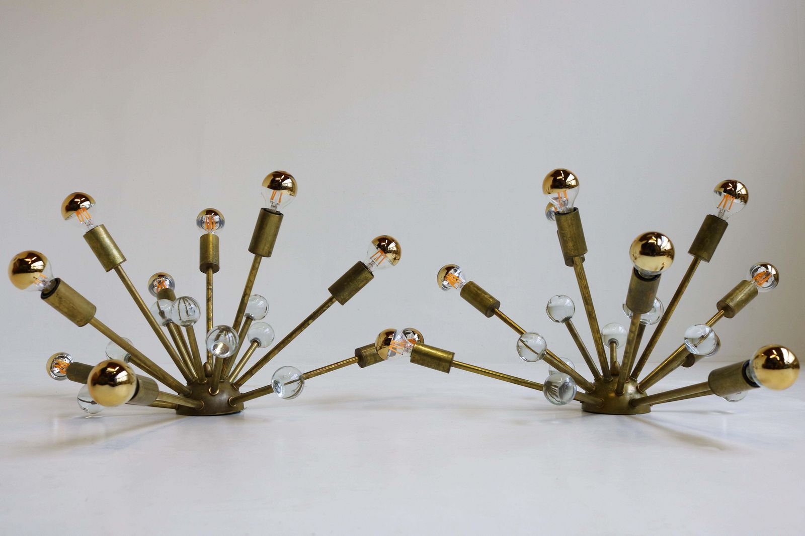 Italiaanse Mid Century Sputnik Stilnovo Murano Messing Wandlampen photo vintage