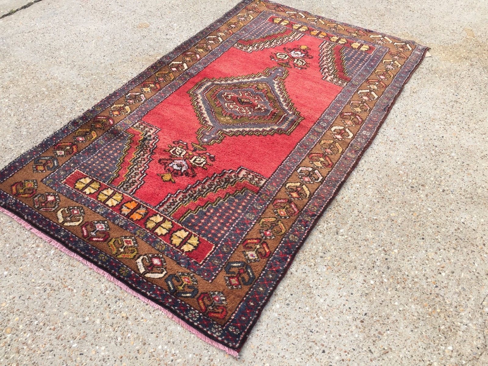 Turkish Vintage Prayer Rug 195x112cm Vegetable Dye photo furniture