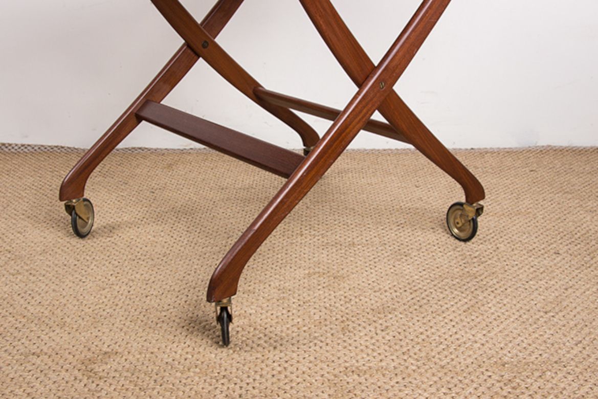 Table roulante pliante danoise en teck par Svend Aage Madsen pour Illums Bolhigus, 1960. photo for sale