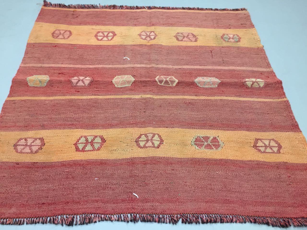 Small Traditional Turkish Kilim Rug 90x90cm Shabby Vintage Wool Boho Kelim