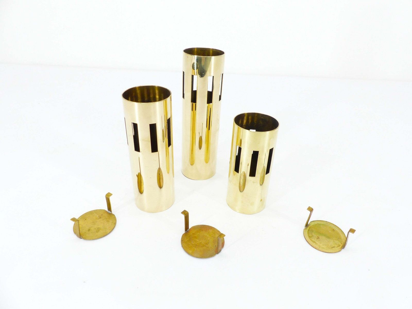 Set Of 3 Modernist Brass Tealight Holders, Design Kullamässing, Sweden, 1960 1970 photo Home Decor