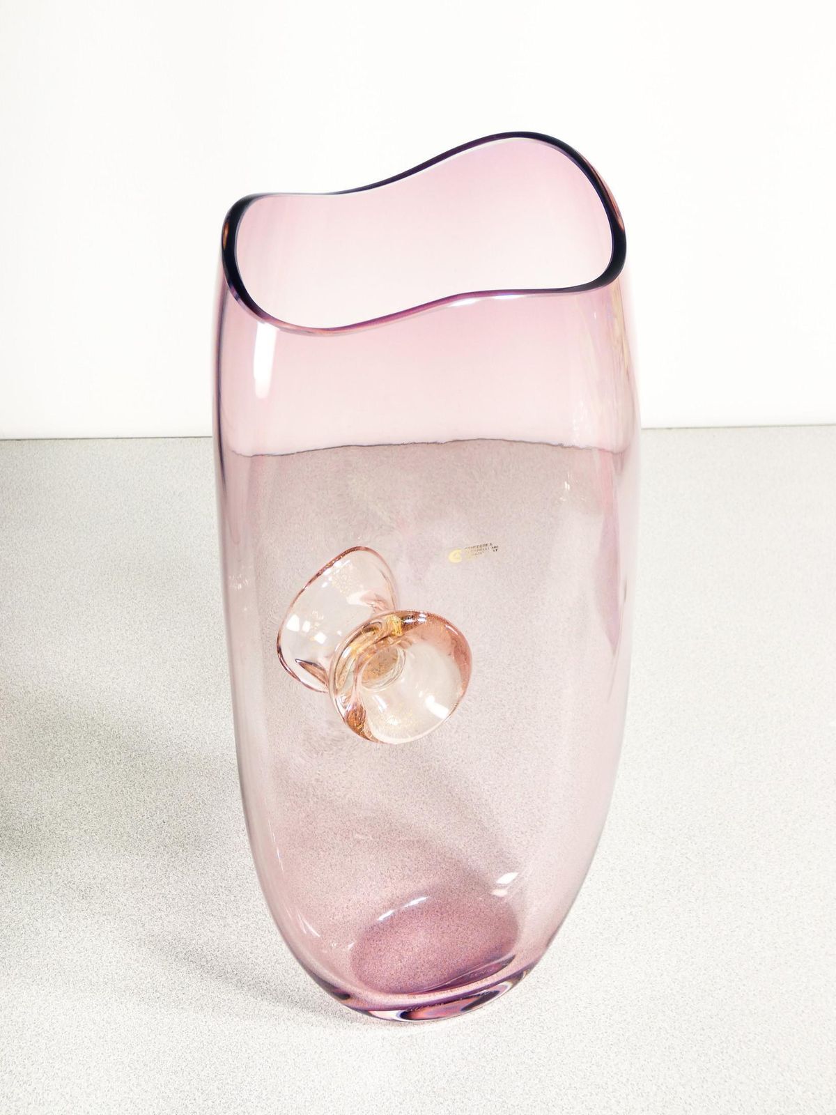 photo furniture Blown Glass Vase, Design Gino Cenedese & Maurizio Albarelli. Murano, 1960s