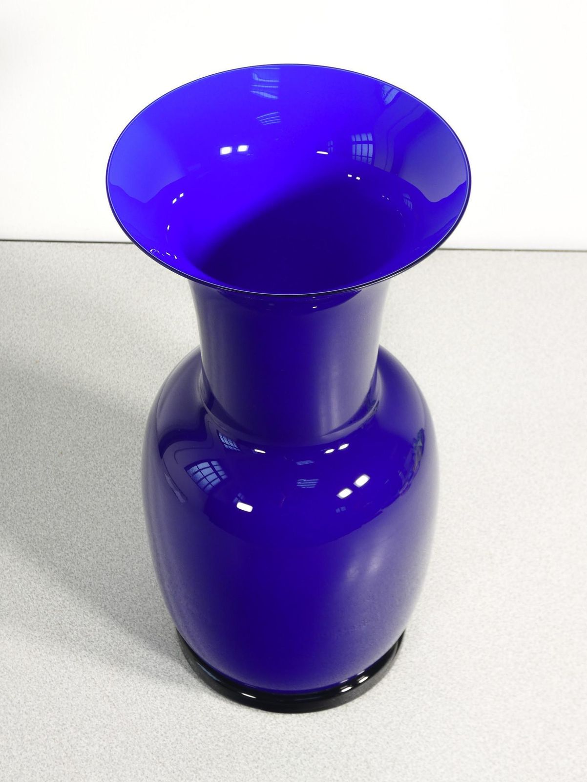 Incamiciato Vase Mod. 3314, Signed Venini Italia, Design By Tomaso Buzzi. 1982 photo 1534.0