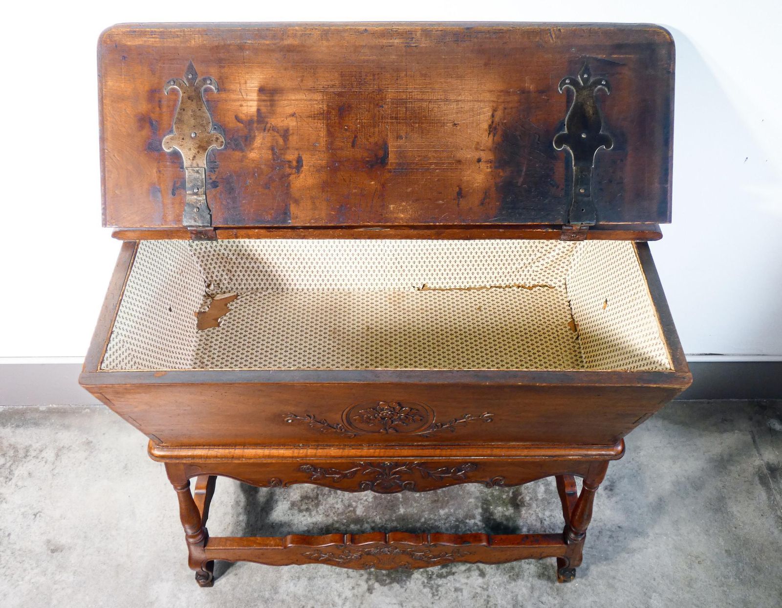 photo vintage Vintage Solid Walnut Wood Sideboard Decorated In Bas Relief. Early 19th Century