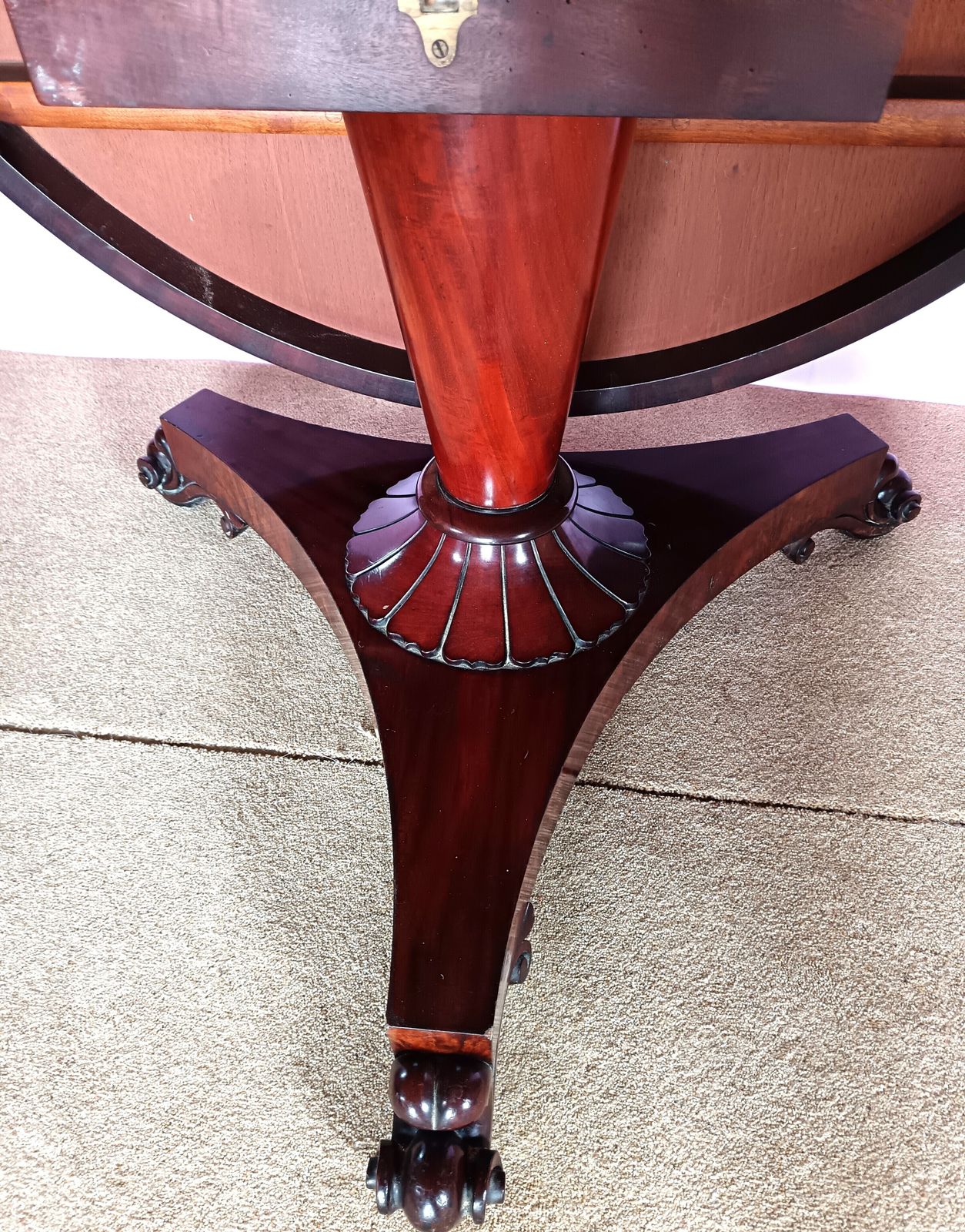 High Quality Geaorgian Flame Mahogany Tilt Top Breakfast/Dining Table. photo vintage