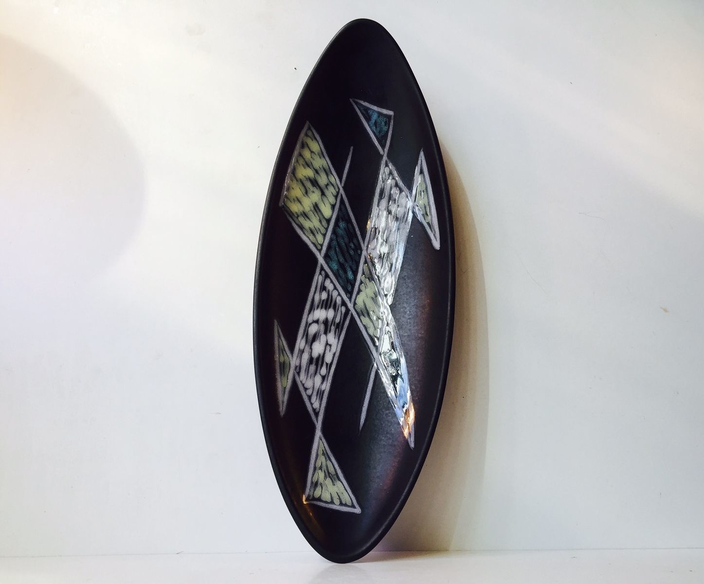Banana Shaped Modernist Burgundia Pottery Dish By Svend Aage Holm Sorensen For Soholm, 1950s photo furniture