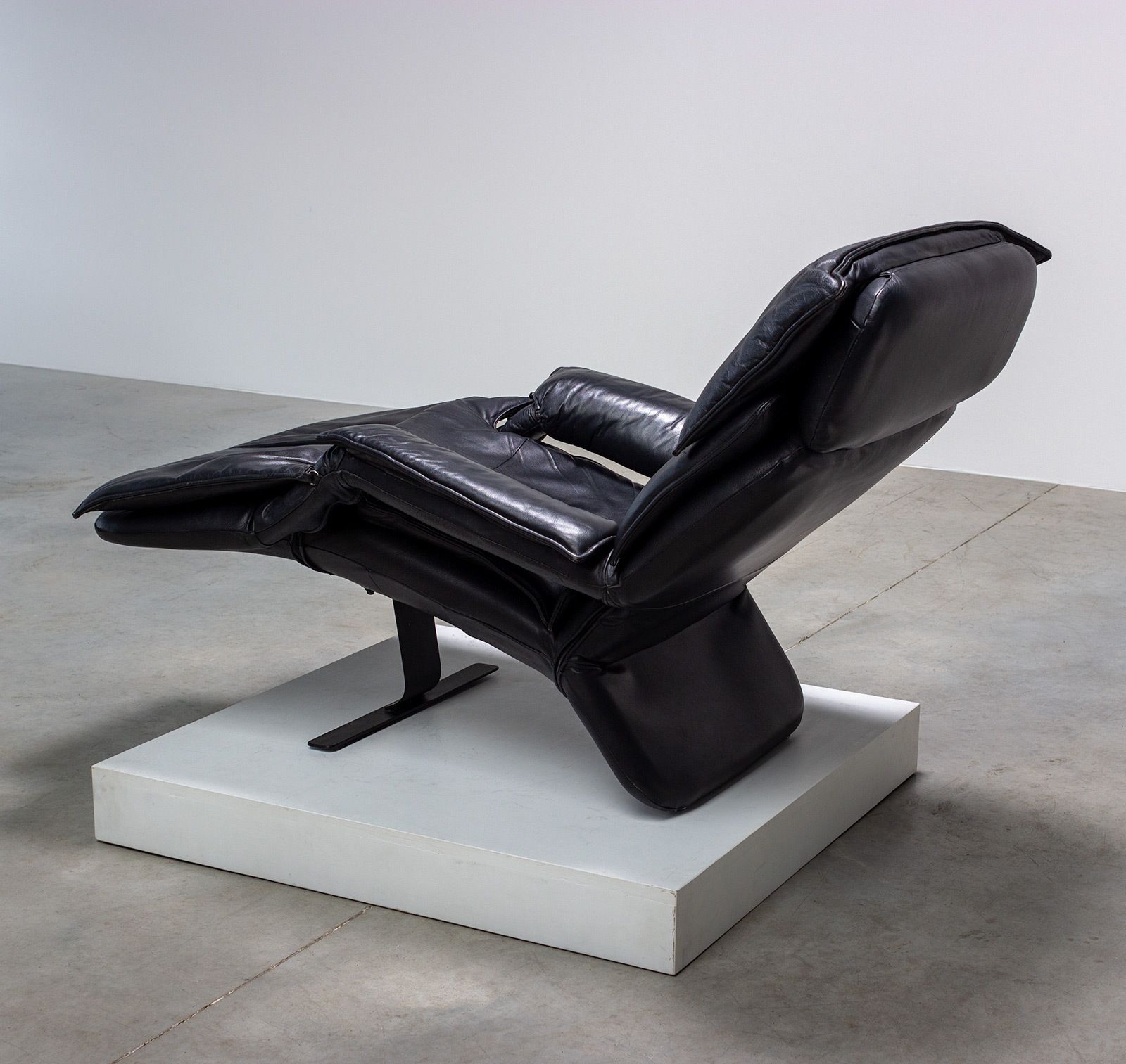 Brazilian Modern Reclining Chair “Pony” By Percival Lafer, 1980s photo furniture