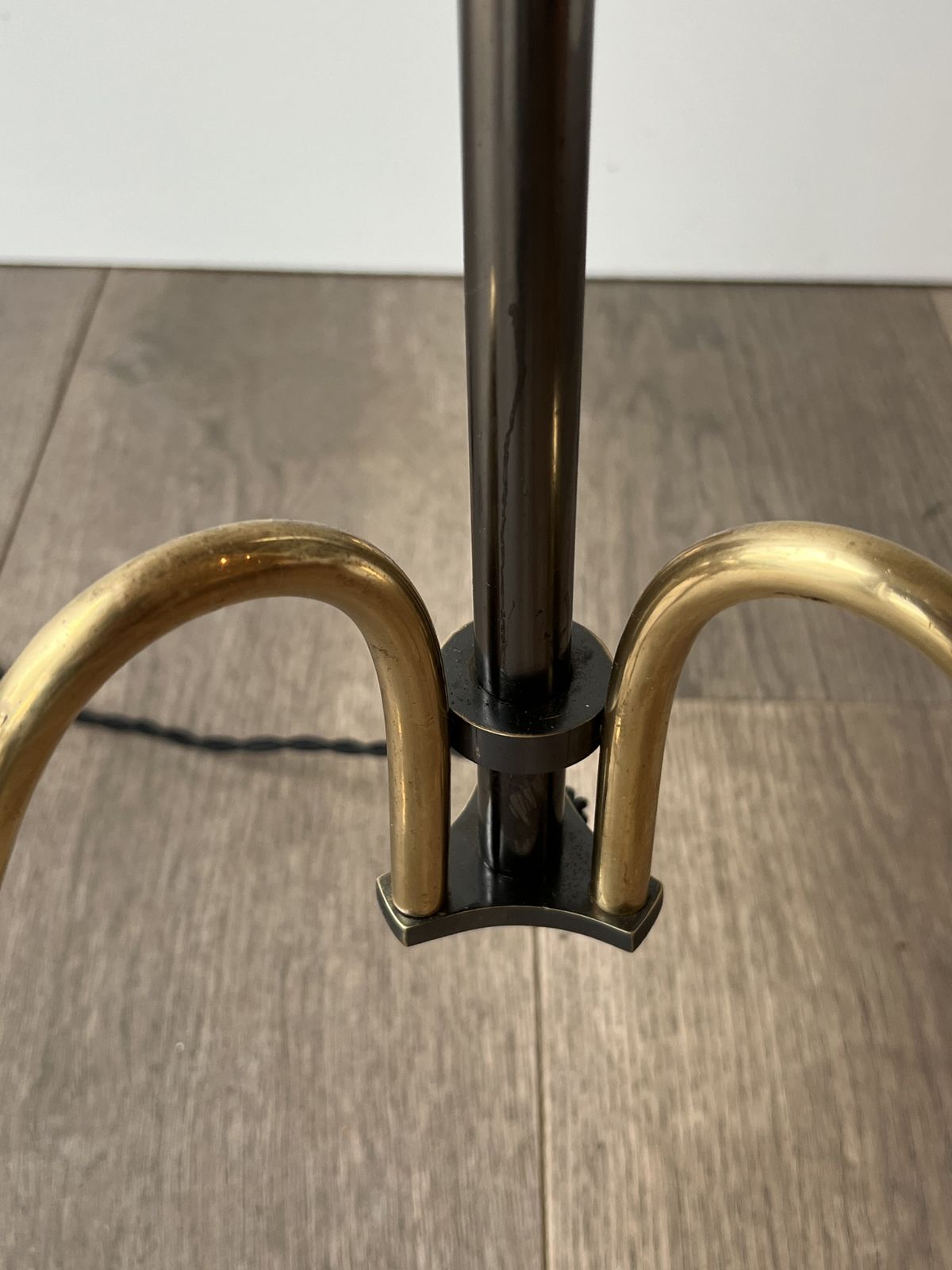 photo vintage Designer Floor Lamp In Brass And Gunmetal Patina