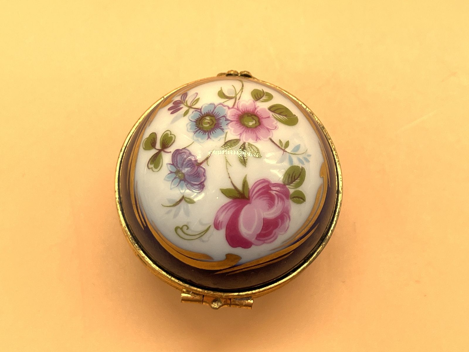 Limoges Porcelain France Small Floral Spherical Box With Internal Glass Perfume Bottle. photo Home Decor