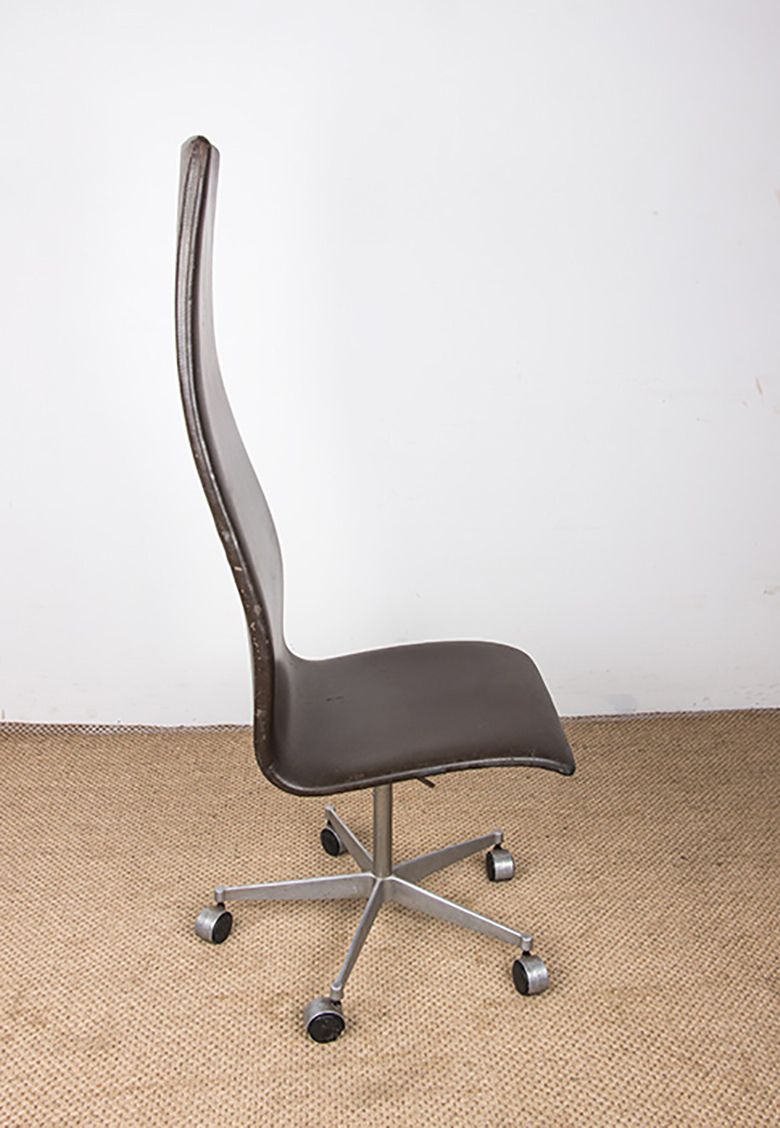 Lot de 4 fauteuils de bureau à dossier haut en cuir et aluminium, modèle Oxford, par Arne Jacobsen pour Fritz Hansen, 1980. photo furniture