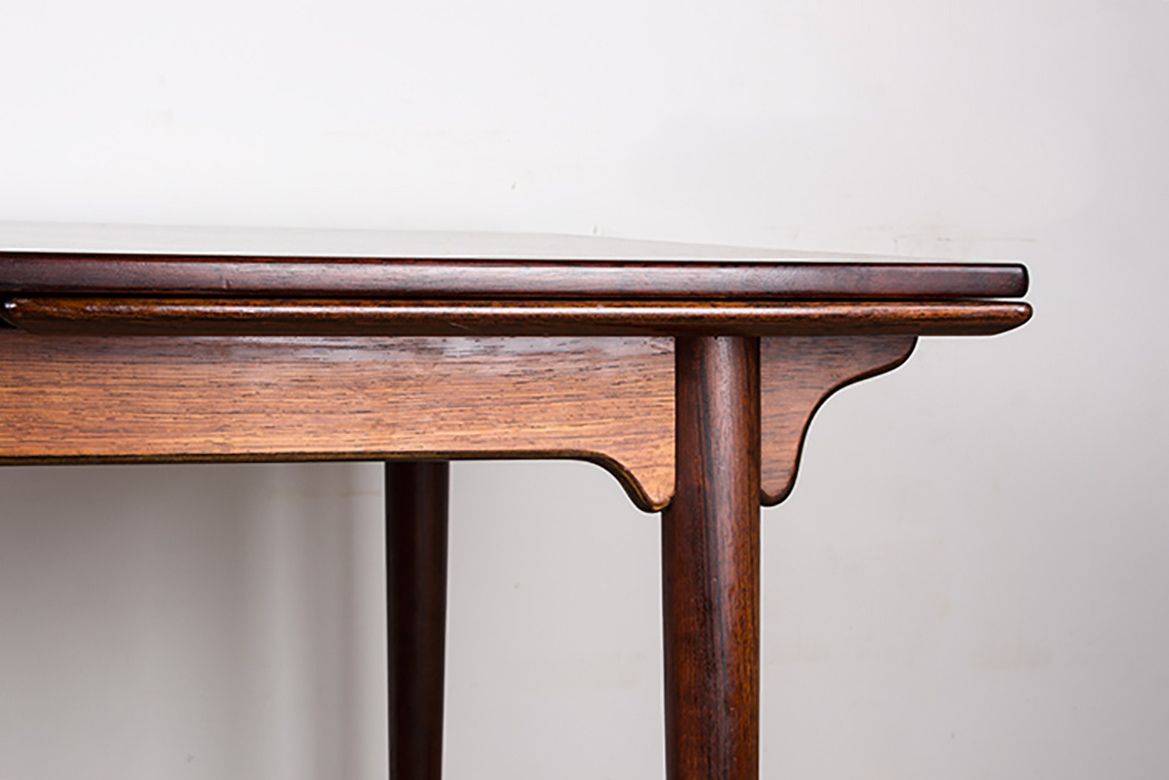 Grande table à manger danoise extensible en palissandre, modèle 54, par Gunni Omann pour Omann's Jun, 1960. photo for sale