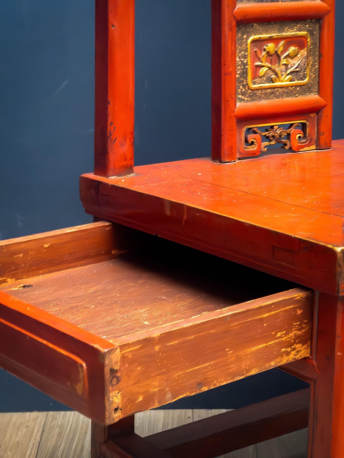 Late 19th Century Qing Dynasty Red Lacquered And Parcel Gilt Altar Chair photo for sale