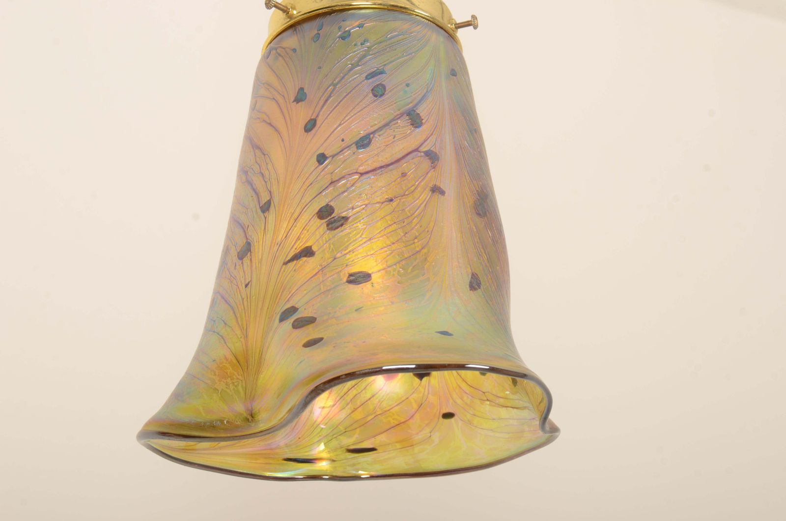 photo furniture Art Nouveau Yellow/Gold Pendant Lamp