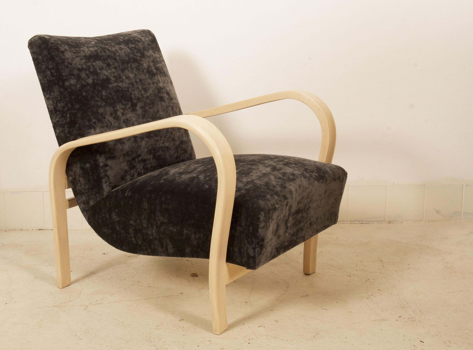 Art Deco Lounge Chair By Jindrich Halabala photo vinterior