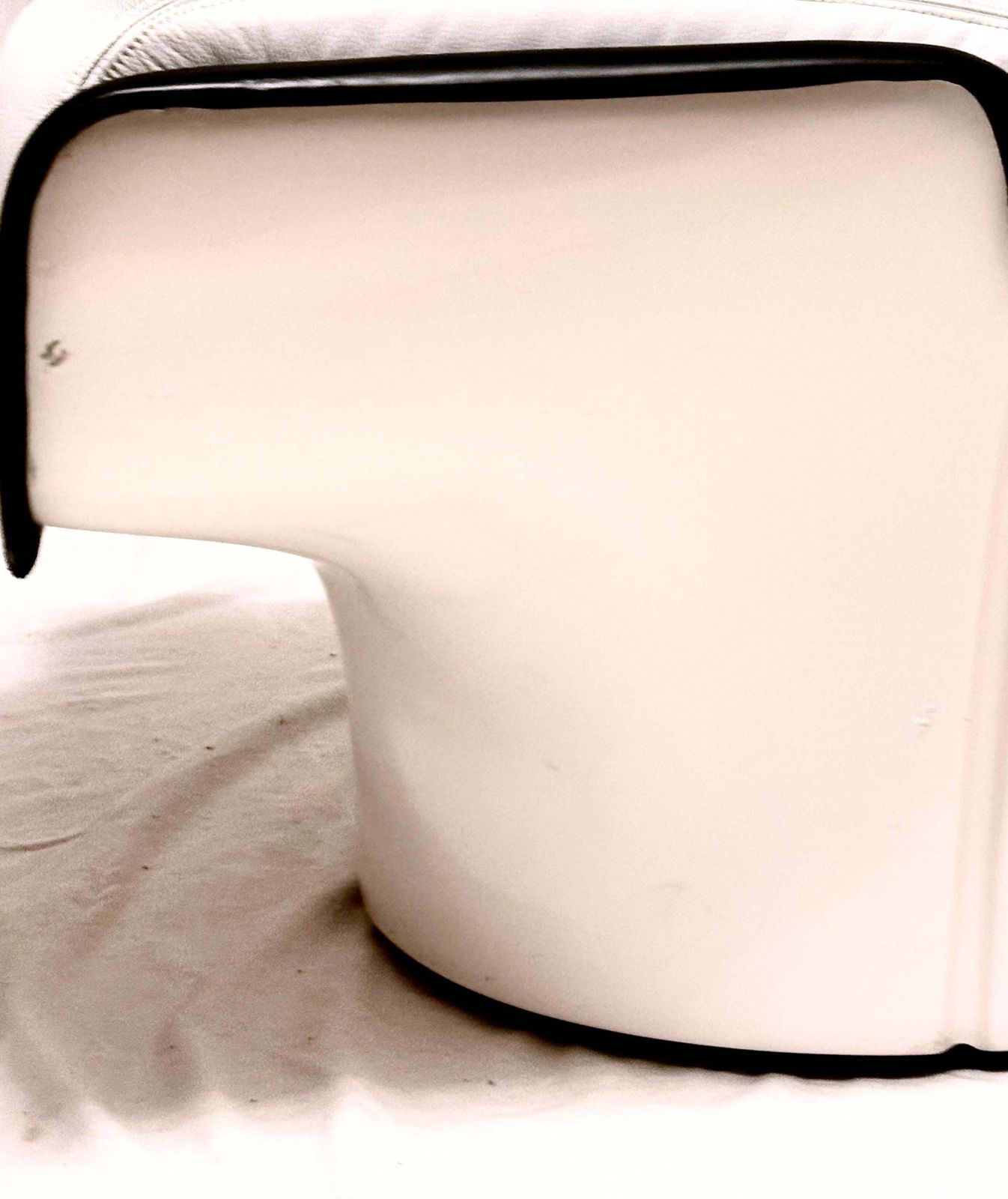 photo vinterior Joe Colombo Swivel "Elda" Leather Lounge Chair