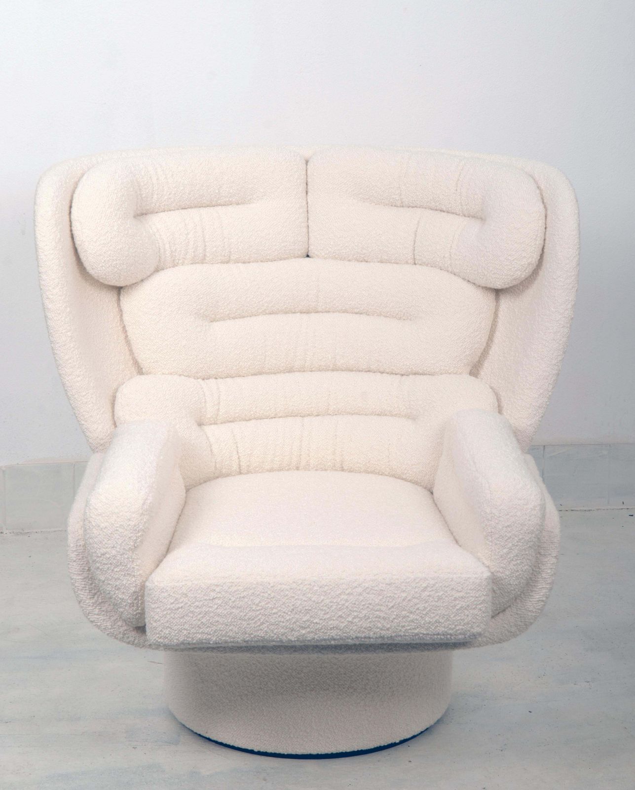 photo furniture Joe Colombo Swivel "Elda" Italian Lounge Chair