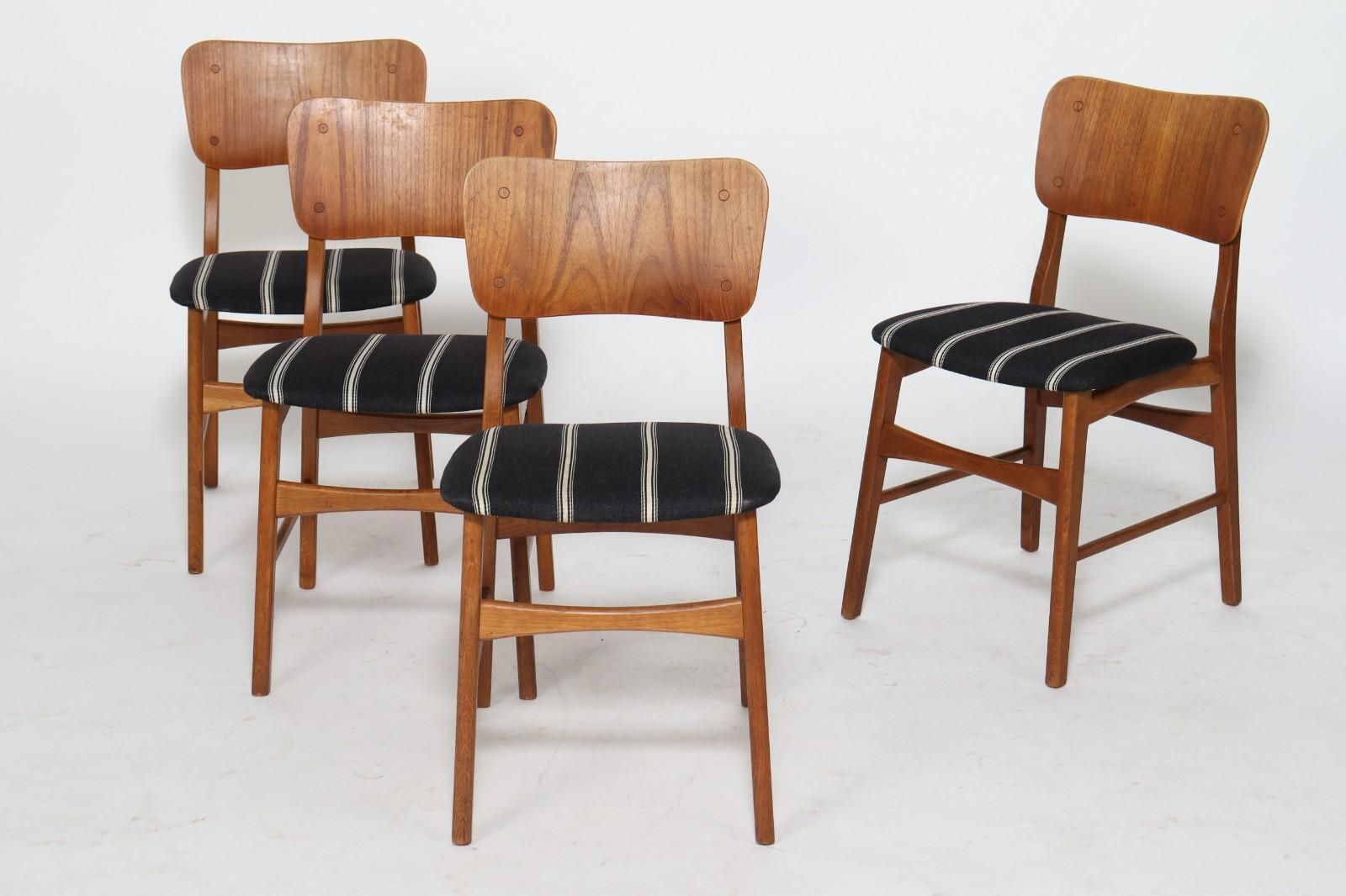 Set Van Vier Teakhouten Eetkamerstoelen Van Ib Kofod Larsen Voor Christensen & Larsen photo 2302.0