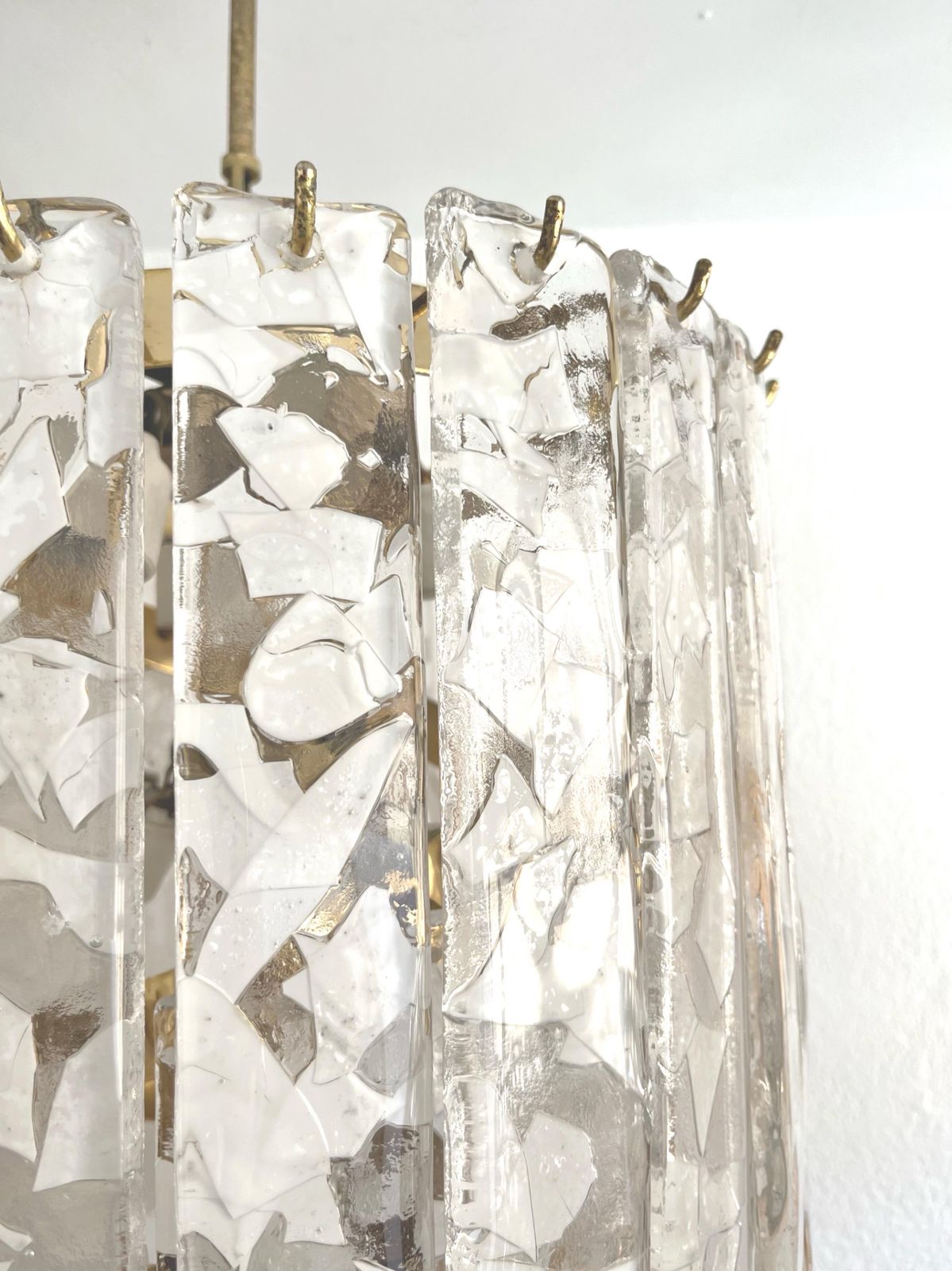 Italian Mid Century "Terrazzo" White Murano Glass Spiral Chandelier, 1980s photo furniture