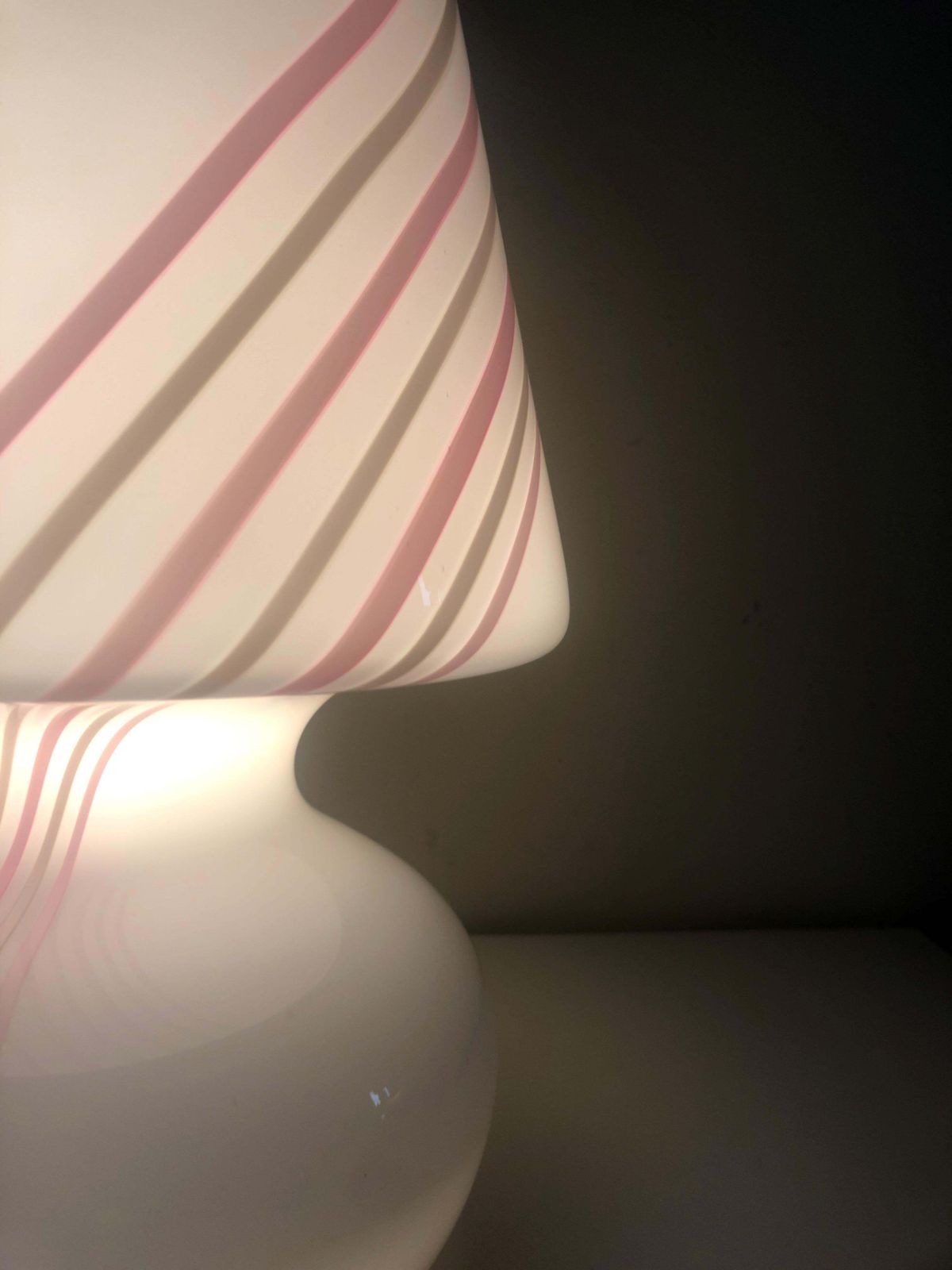 Italian Pair Of Midcentury White Barbie Pink Murano Italian Table Lamps, 1980s photo 931.0