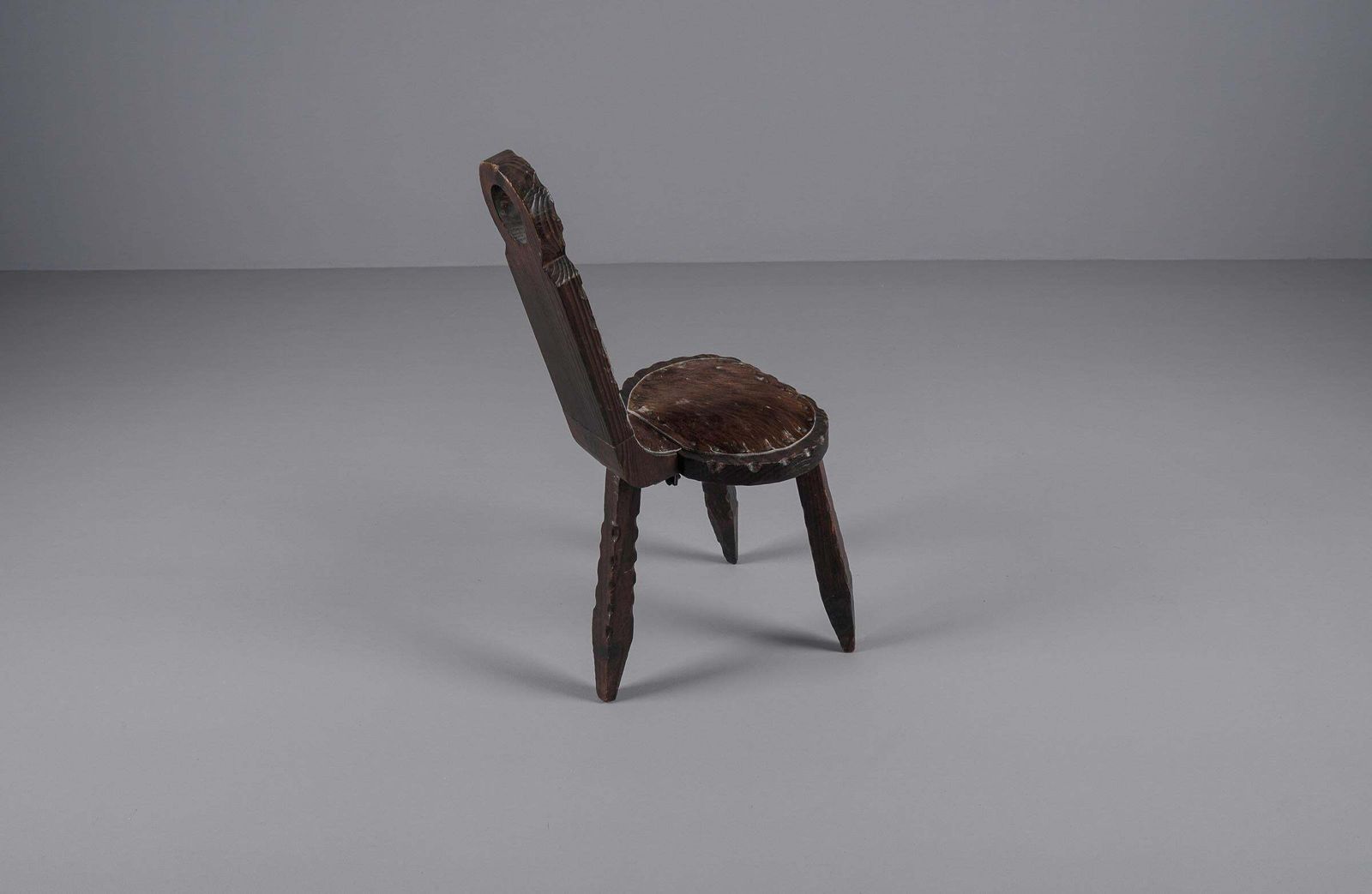 3 Legged Brutalist Rustic Modern Sculptured Chair, 1960s France photo vintage