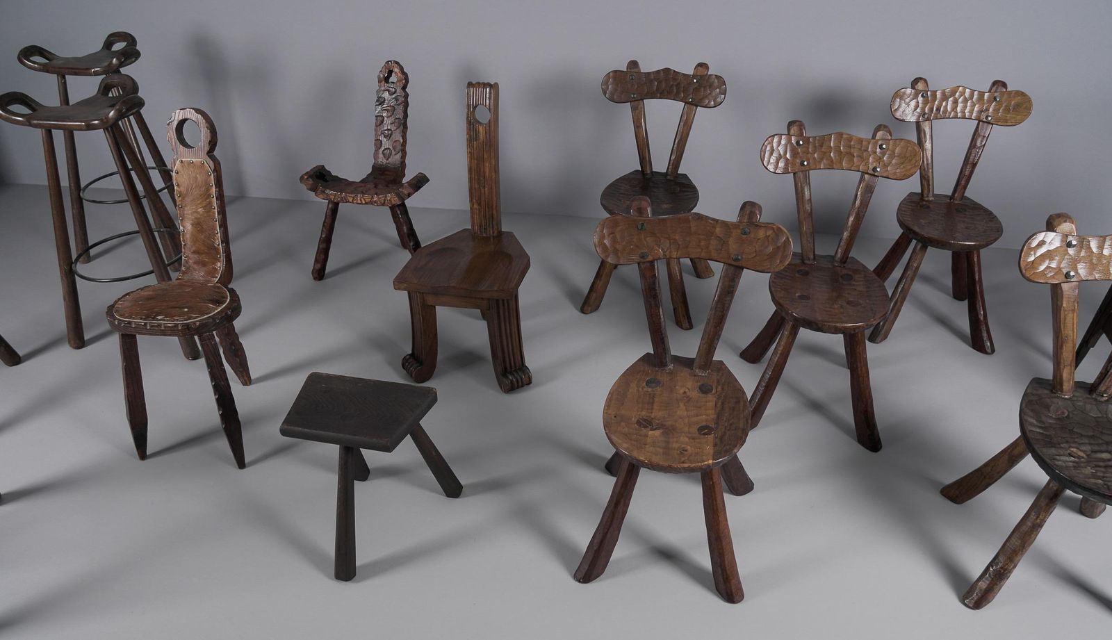 765.0 3 Legged Brutalist Rustic Modern Sculptured Chair, 1960s France photo