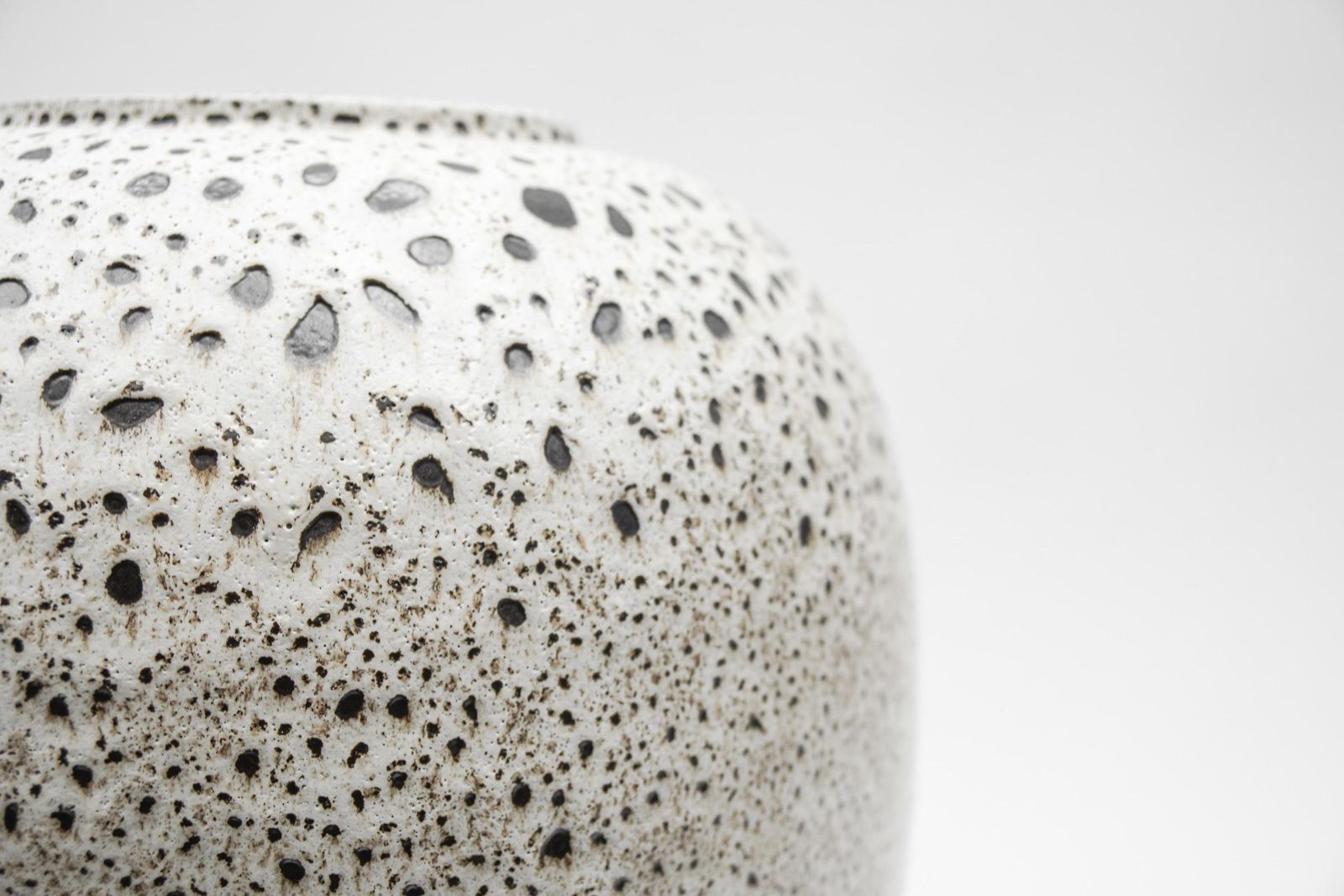 A Set Of White Studio Ceramic Vases By Wilhelm & Elly Kuch, 1960s, Germany photo vintage