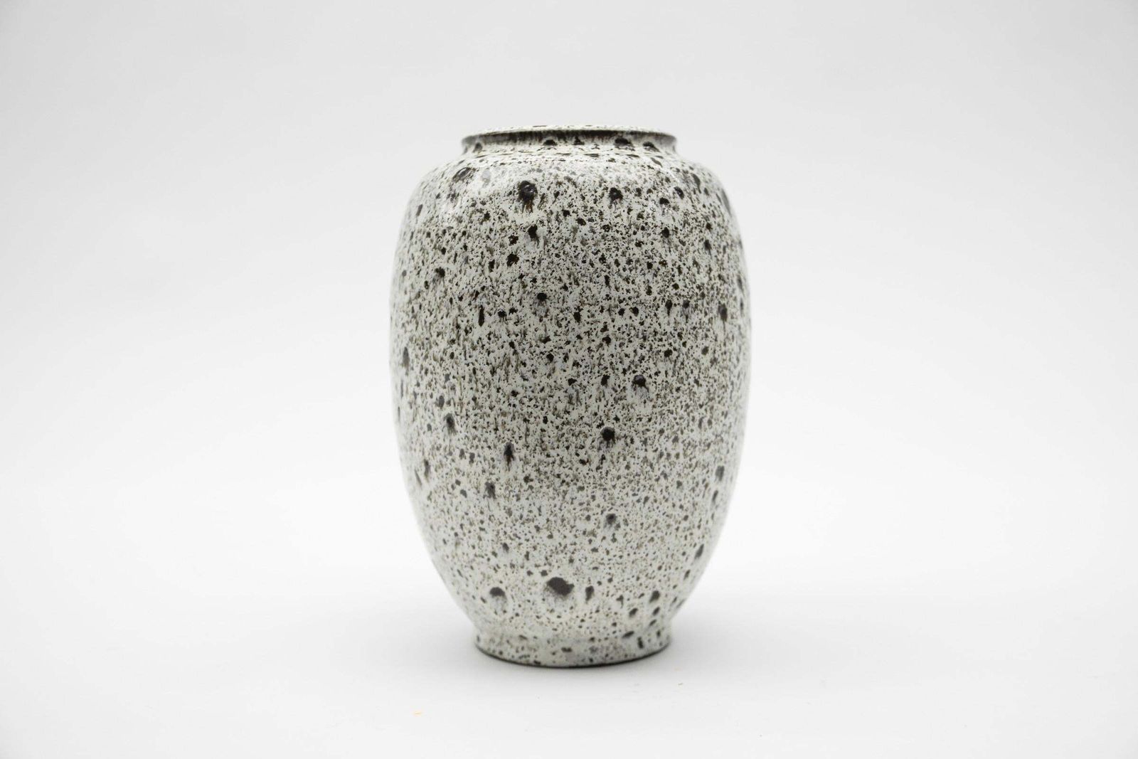 photo vinterior A Set Of White Studio Ceramic Vases By Wilhelm & Elly Kuch, 1960s, Germany