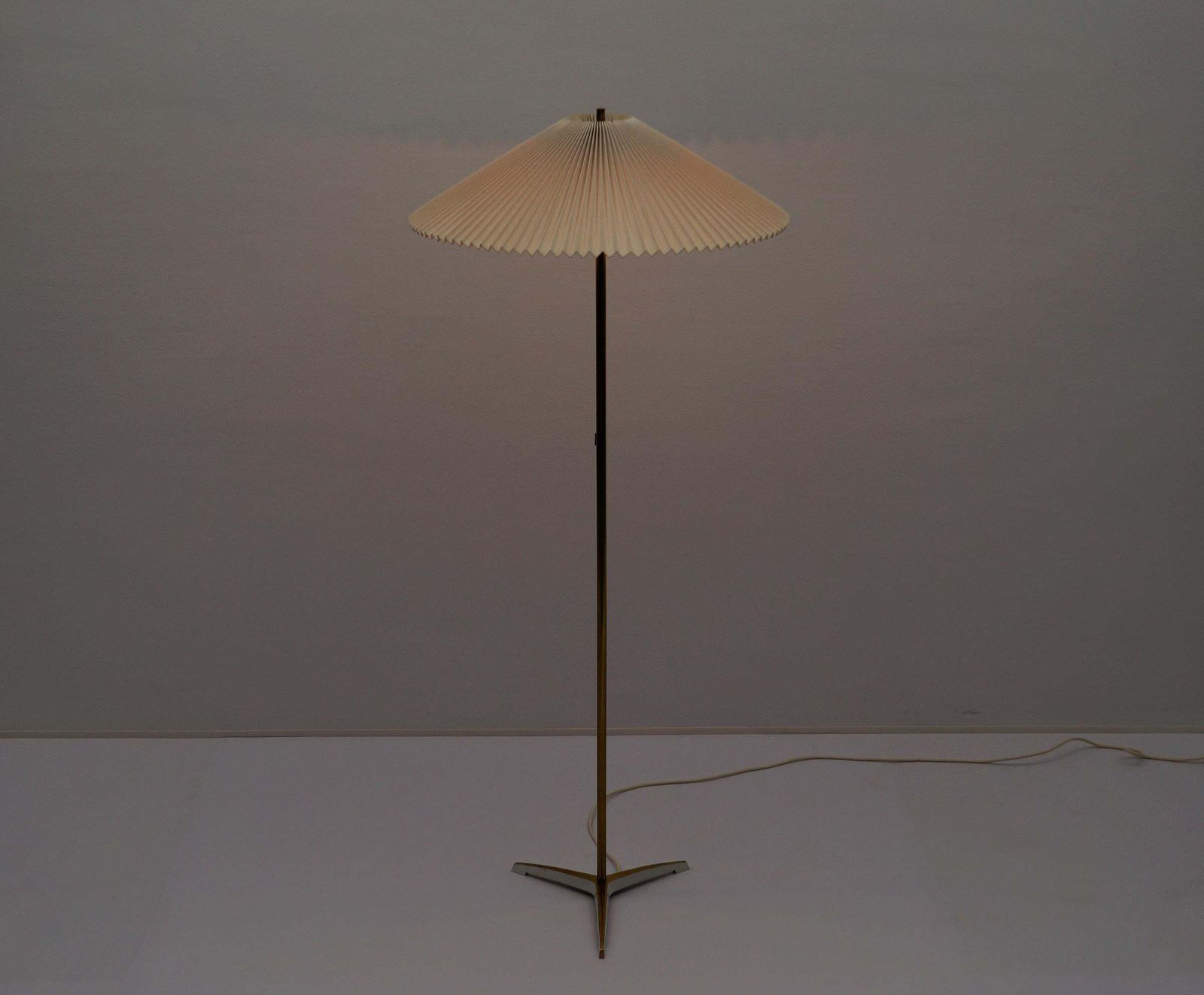 Mid Century Modern Tripod Brass And Folding Shade Floor Lamp In Japanese Style photo Lighting