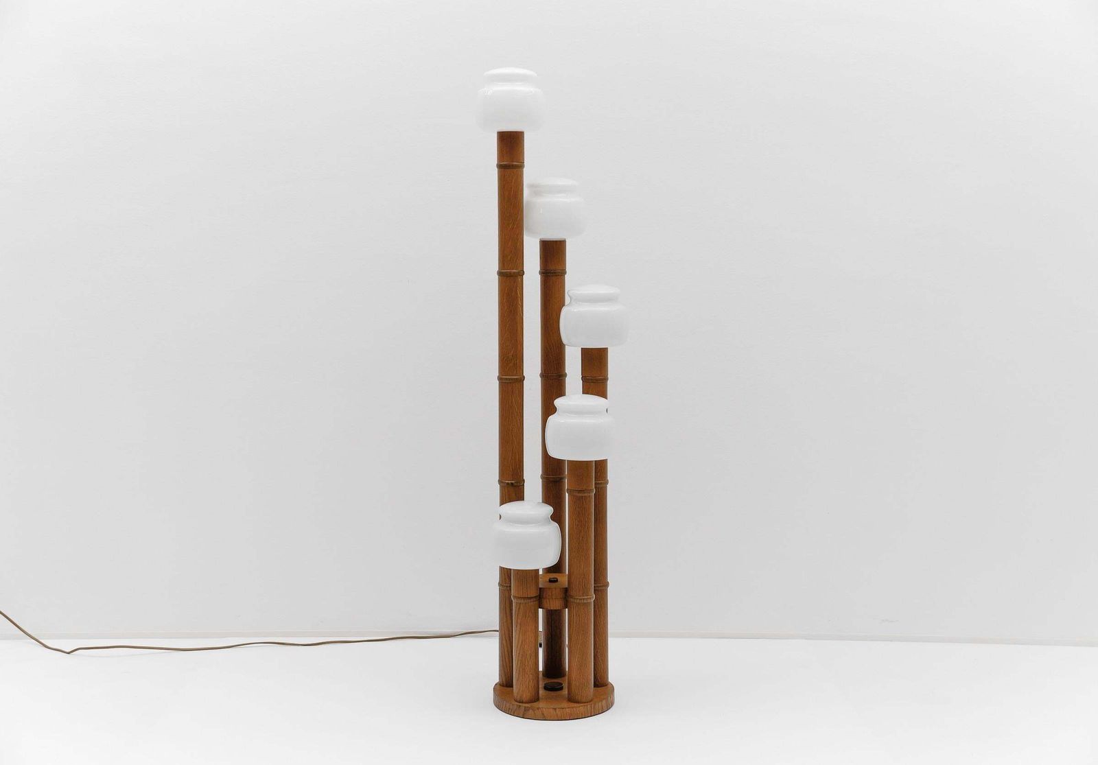 photo vintage Rare Mid Century Modern Bamboo Floor Lamp With Five Opal Glass Shades, 1960s