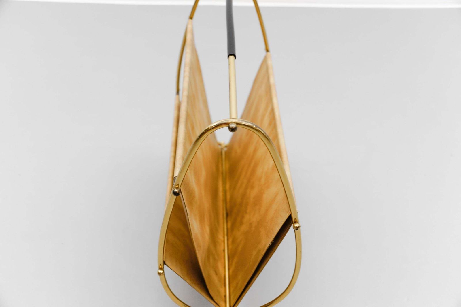 photo furniture Mid Century Modern Brass Magazine Rack, 1950s Italy